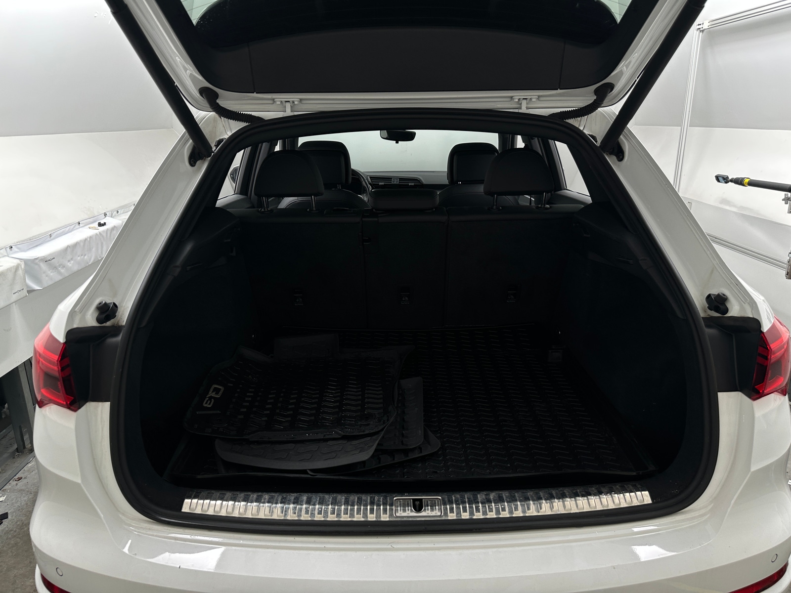 Thumbnail: 2020 Audi Q3 - 6