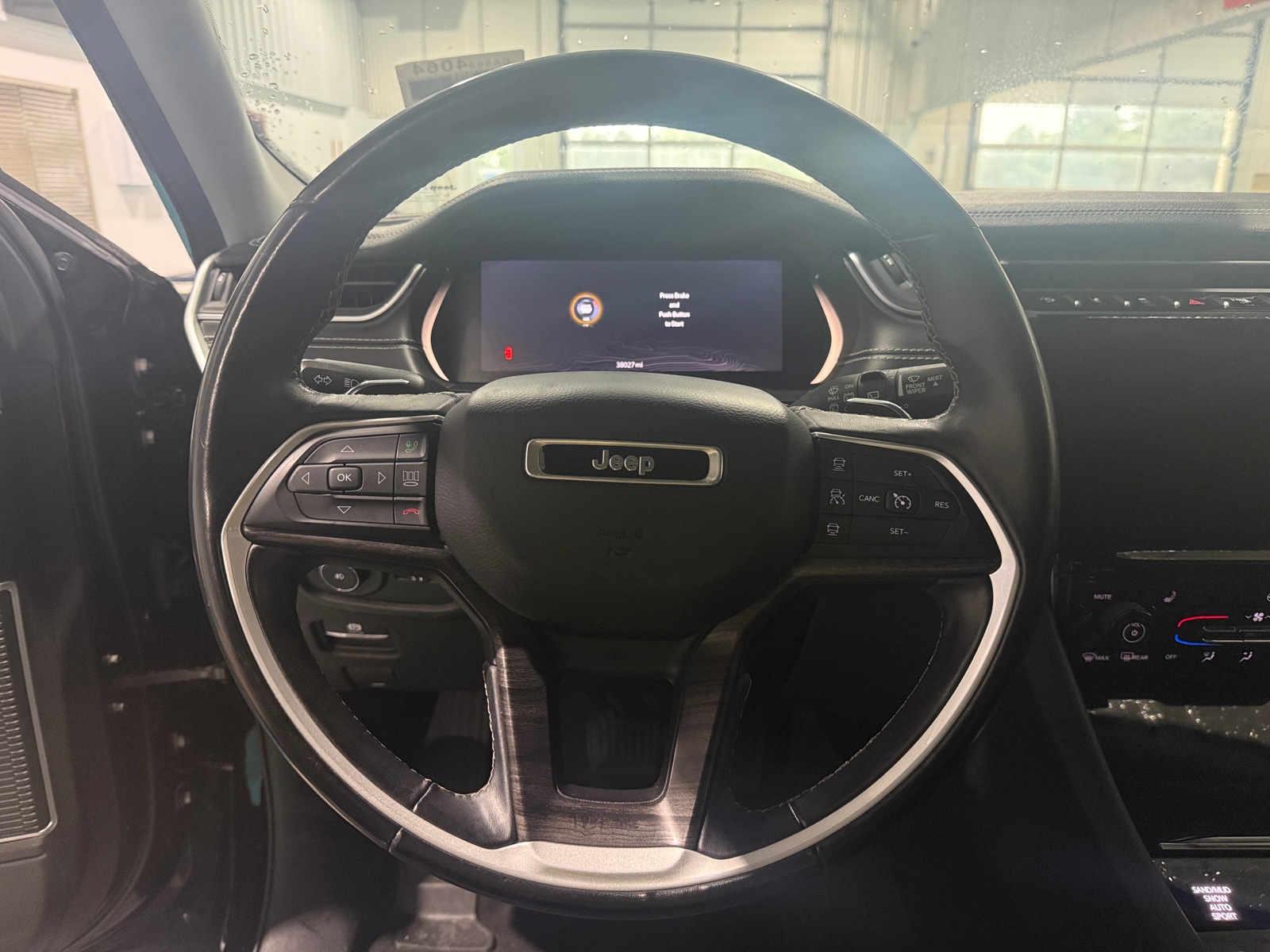 Thumbnail: 2021 Jeep Grand Cherokee L - 4