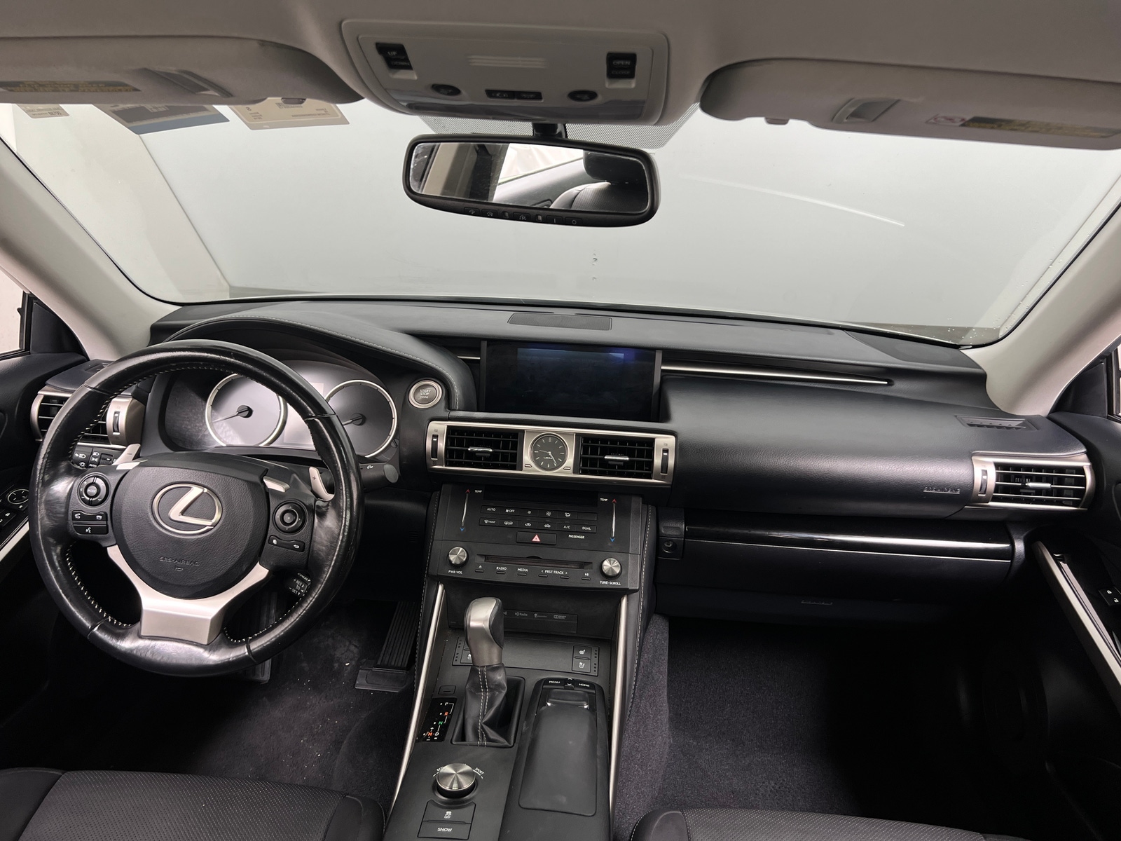 Thumbnail: 2016 Lexus IS - 2