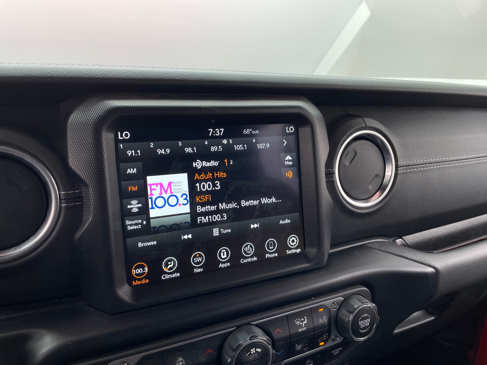Thumbnail: 2022 Jeep Wrangler - 3
