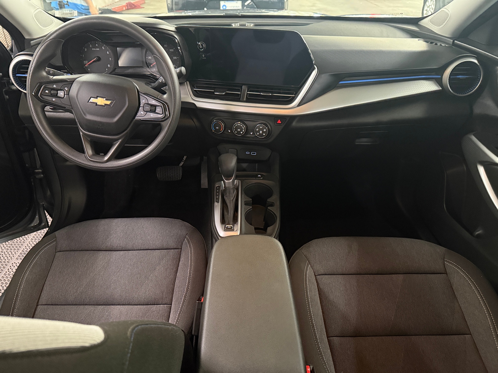 Thumbnail: 2024 Chevrolet Trax - 3