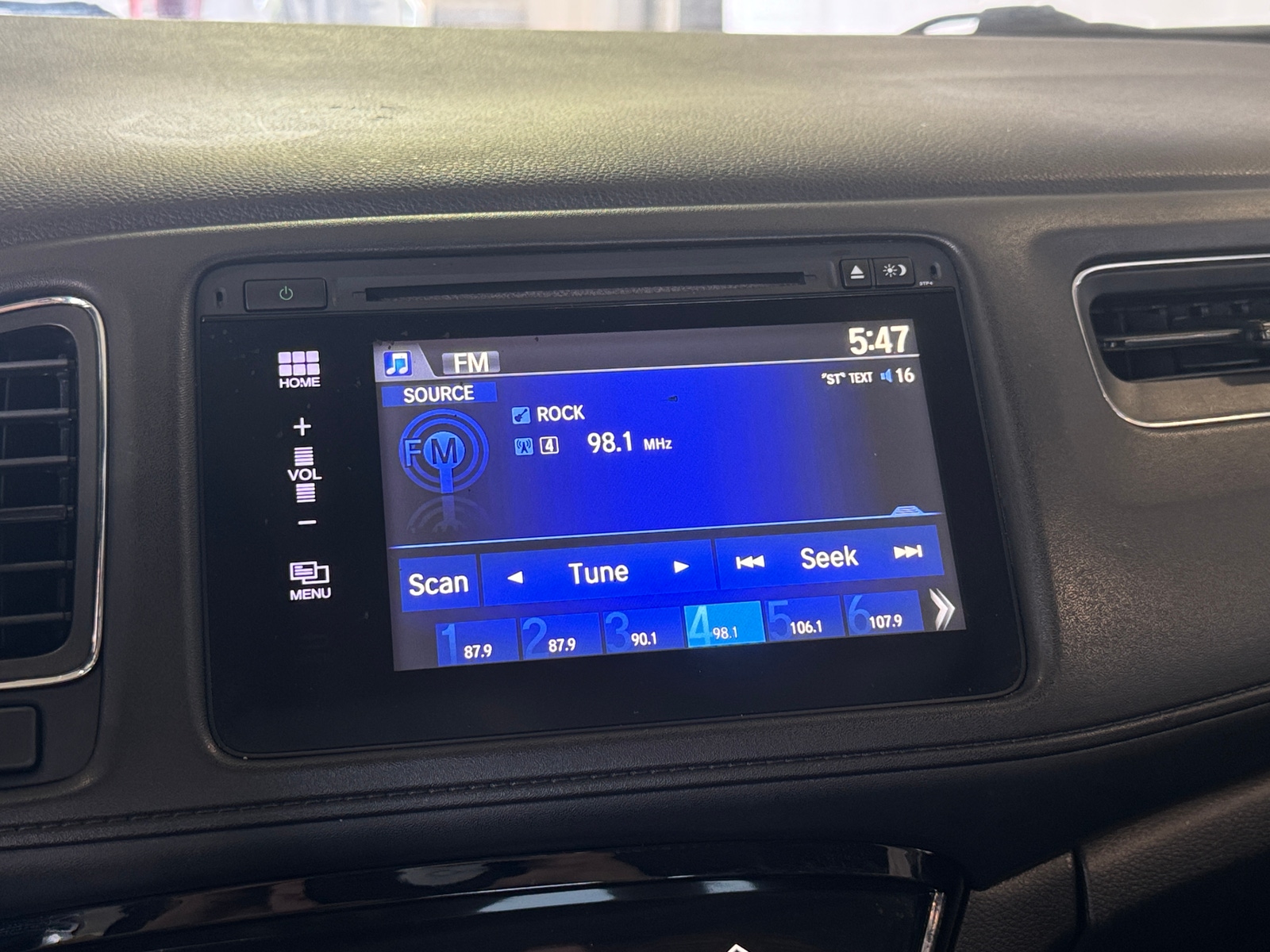 Thumbnail: 2017 Honda HR-V - 4