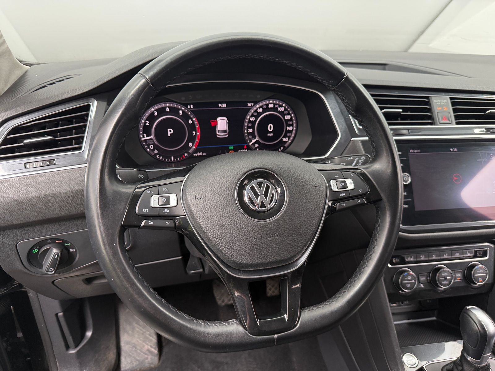 Thumbnail: 2019 Volkswagen Tiguan - 4