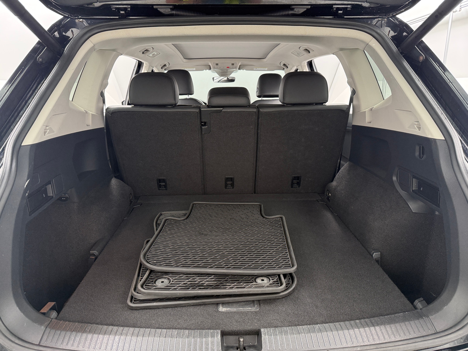 Thumbnail: 2019 Volkswagen Tiguan - 6