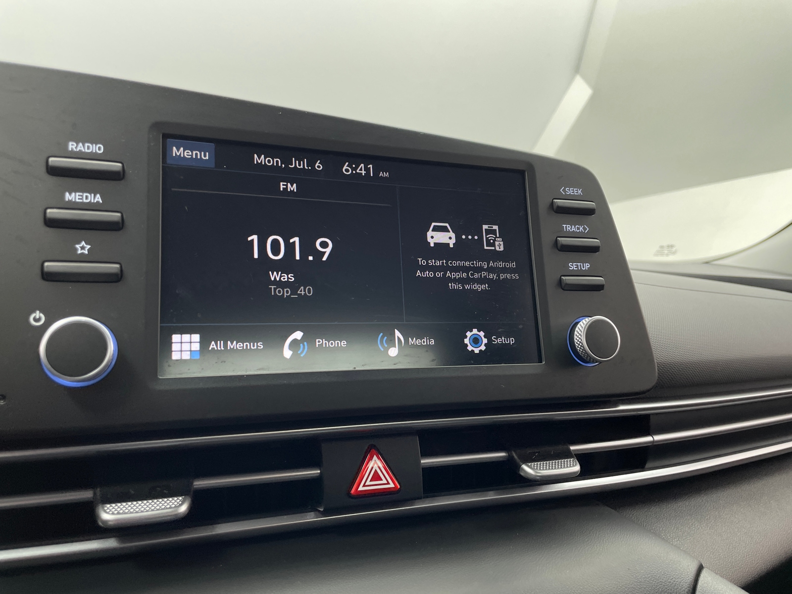 Thumbnail: 2025 Hyundai Elantra - 4