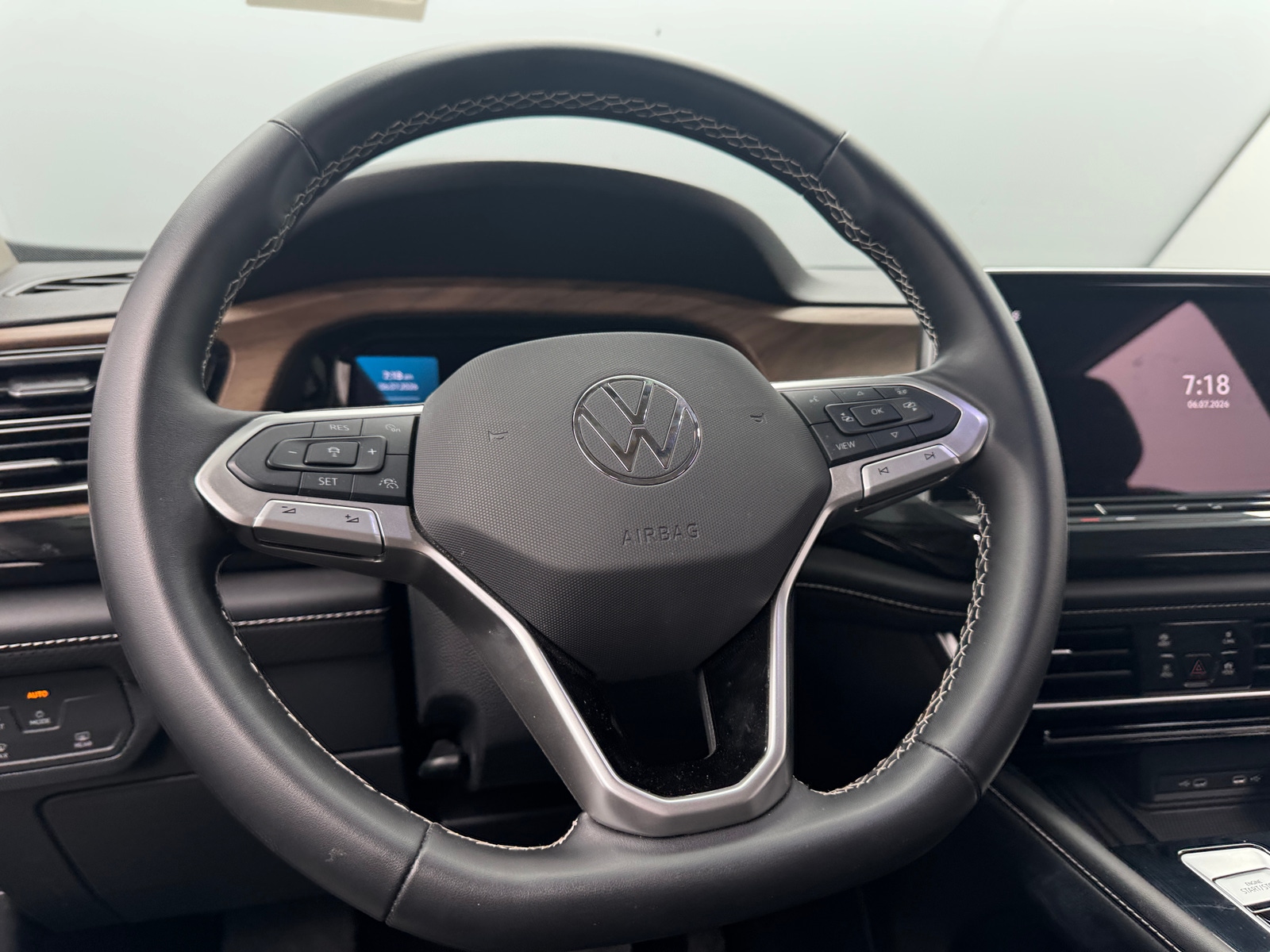 Thumbnail: 2026 Volkswagen Atlas - 4