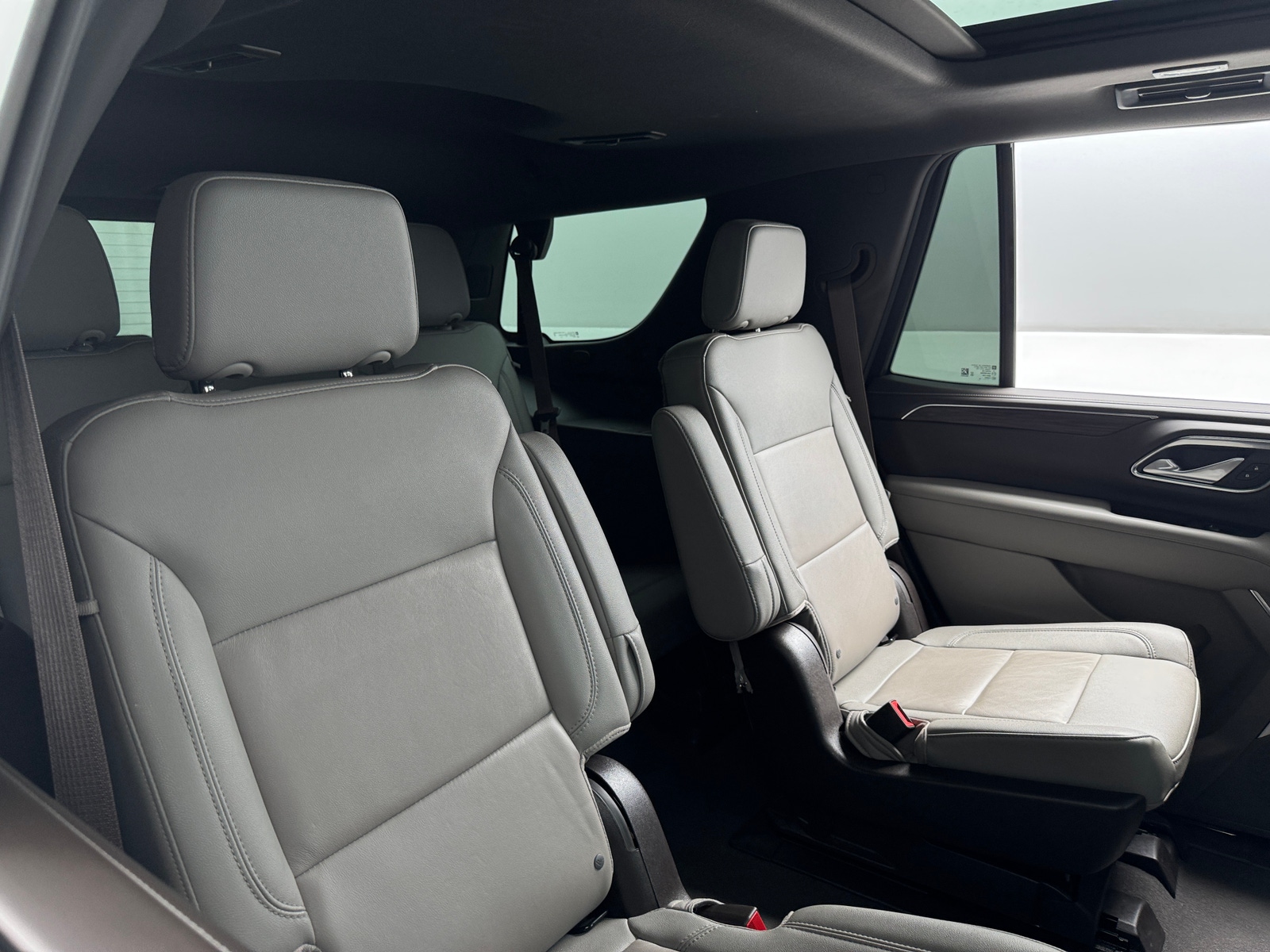 Thumbnail: 2022 Chevrolet Tahoe - 5