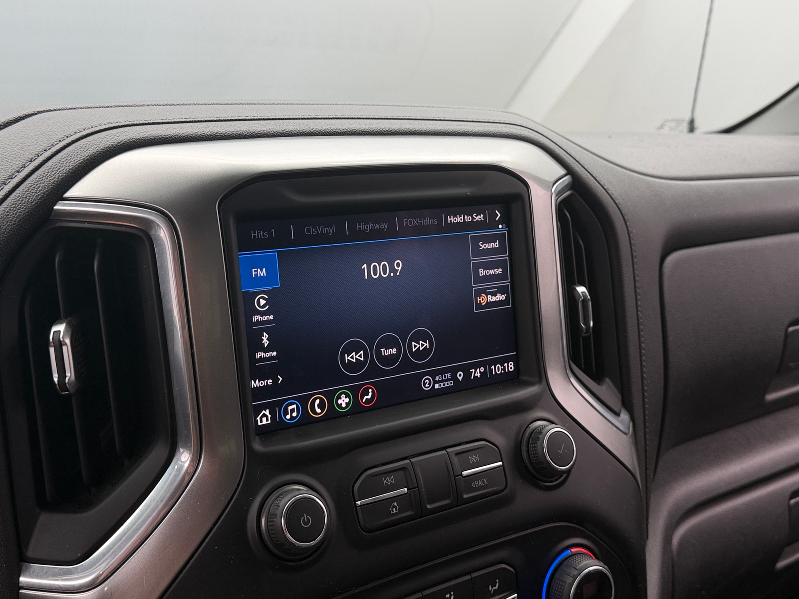 Thumbnail: 2021 Chevrolet Silverado 1500 - 4