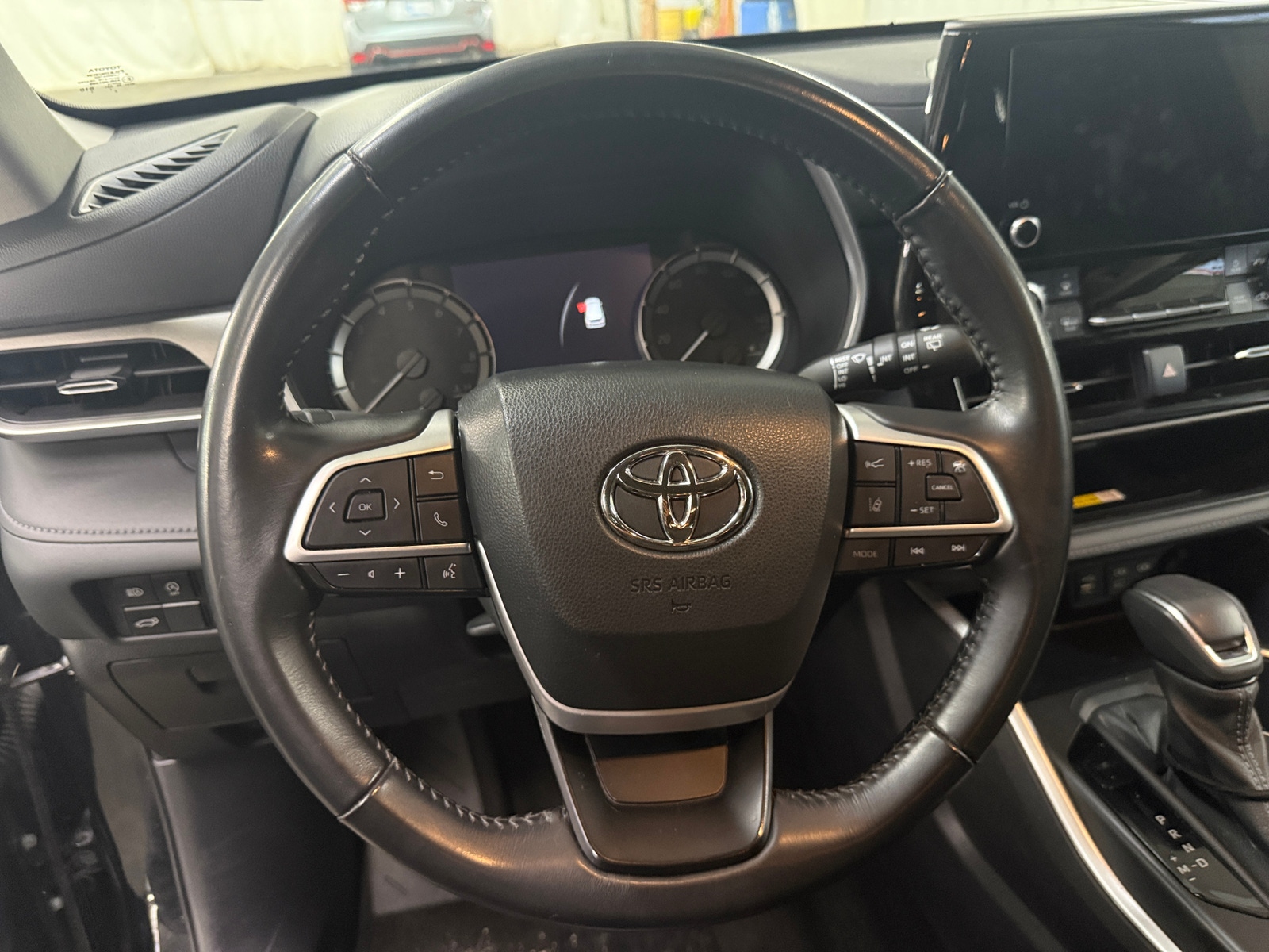 Thumbnail: 2023 Toyota Highlander - 5