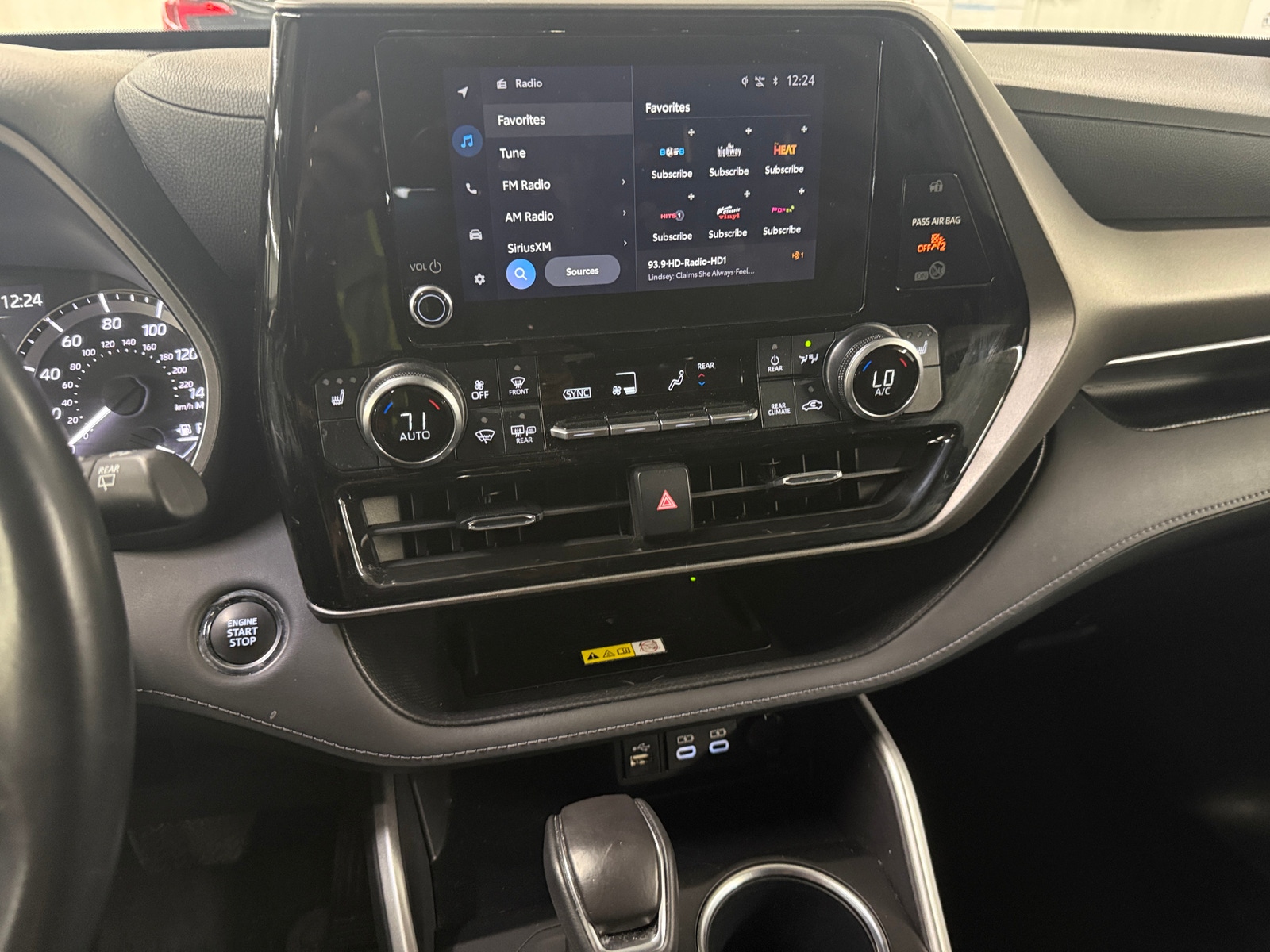 Thumbnail: 2023 Toyota Highlander - 4