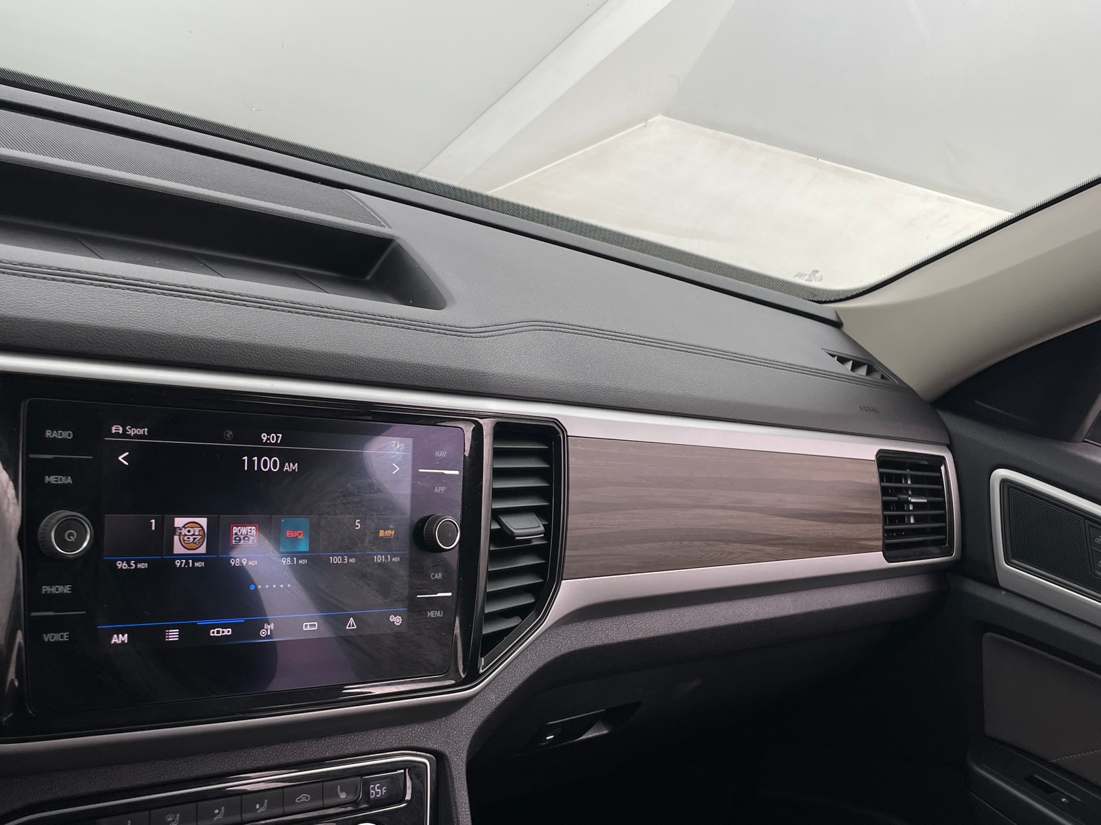 Thumbnail: 2021 Volkswagen Atlas - 3