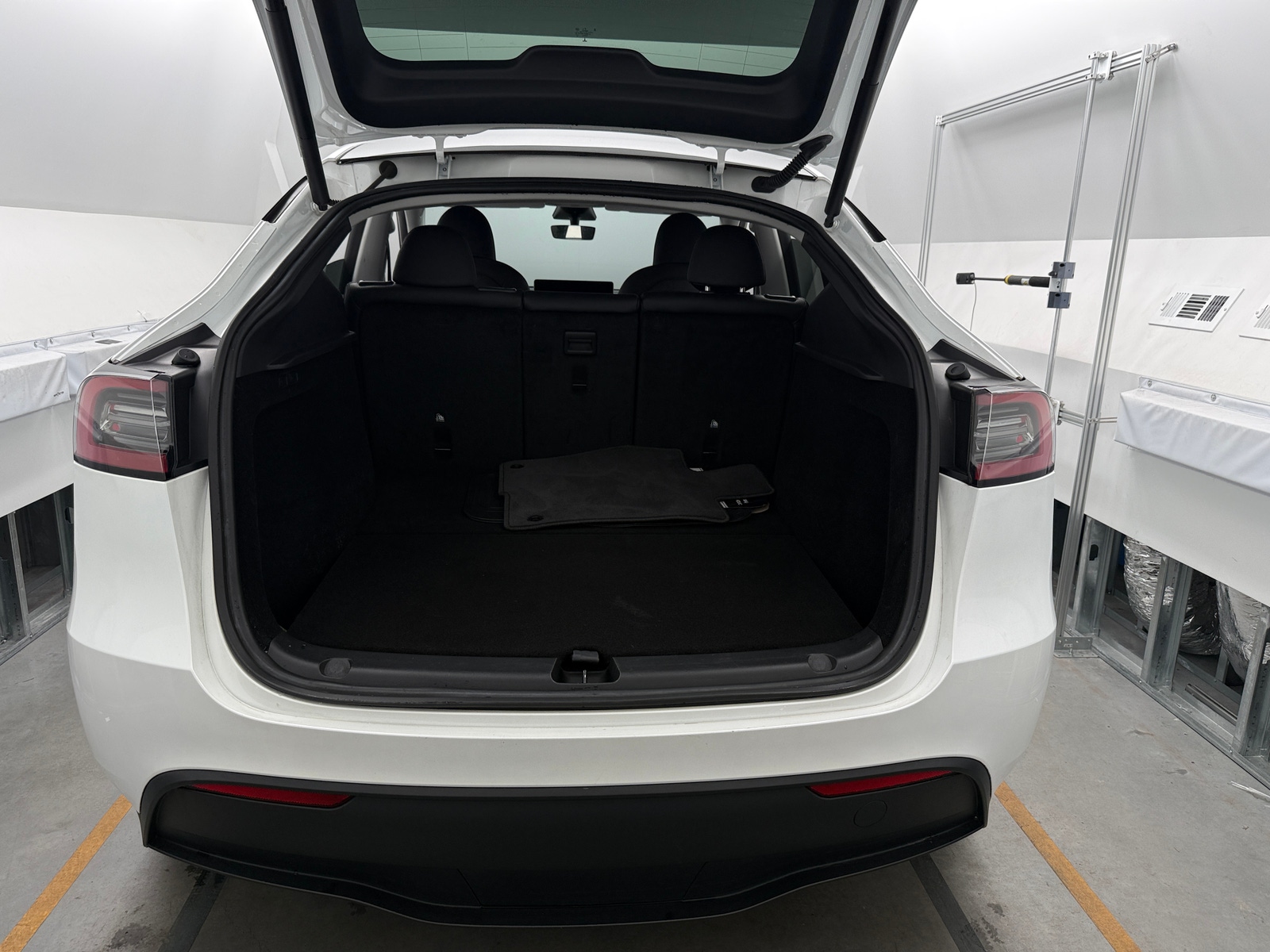 Thumbnail: 2023 Tesla Model Y - 6