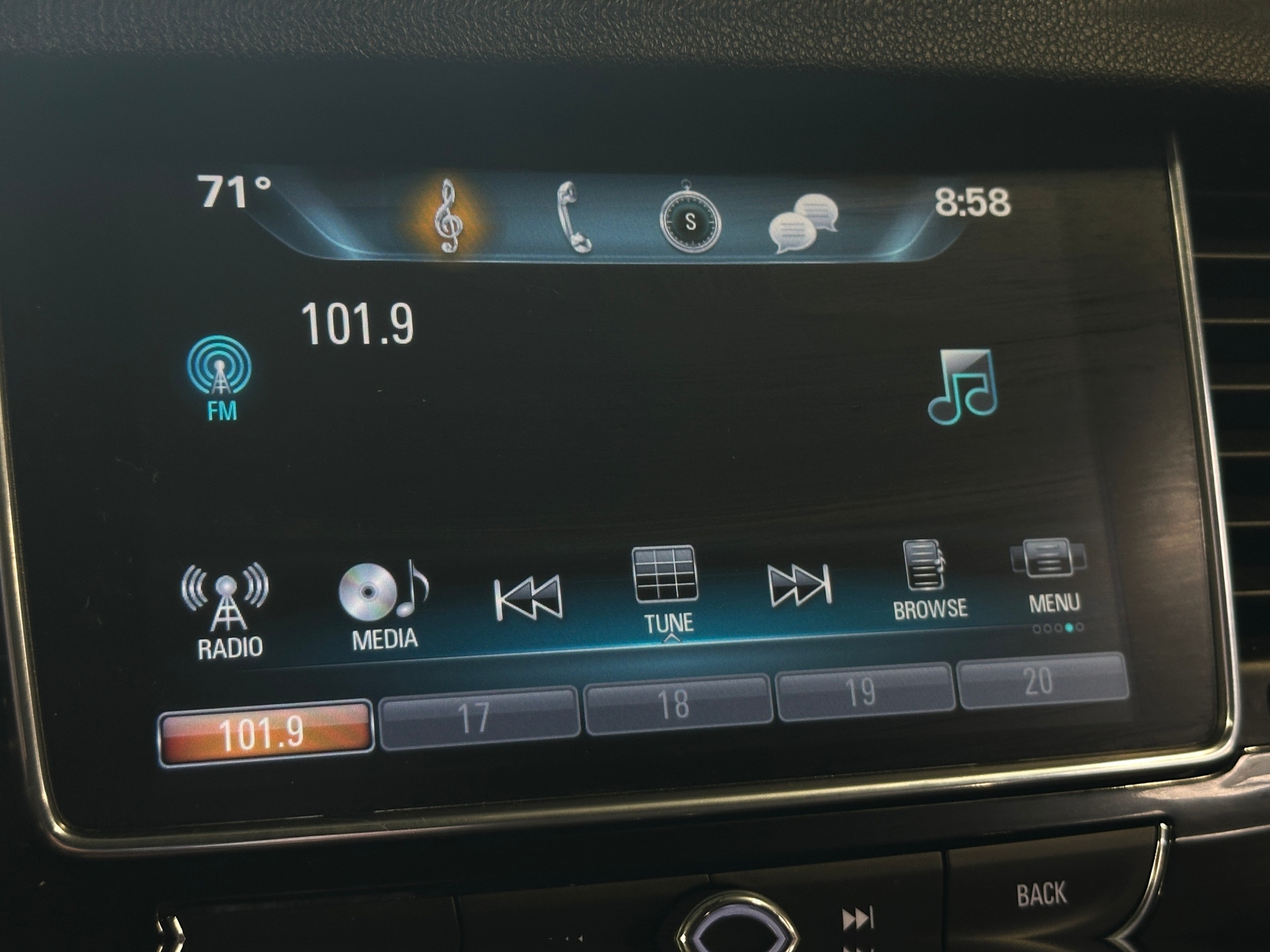 Thumbnail: 2019 Buick Encore - 4