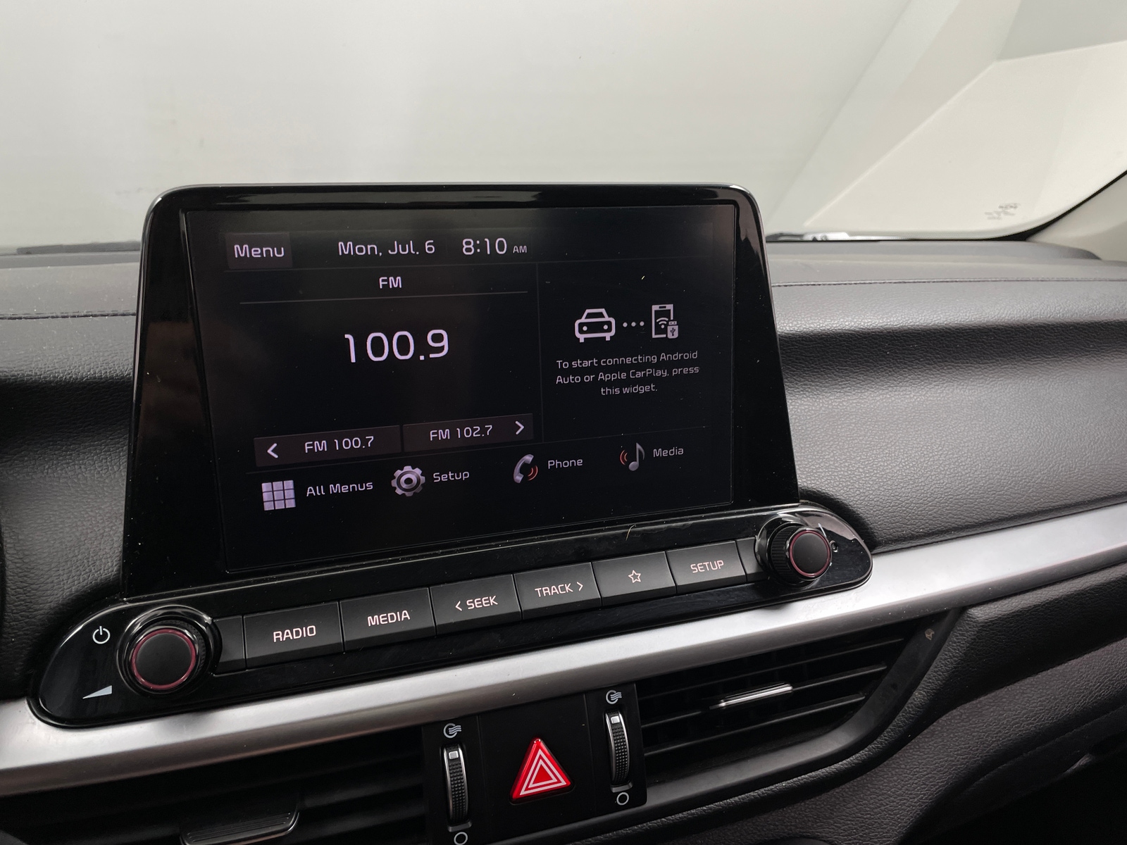Thumbnail: 2024 Kia Forte - 4
