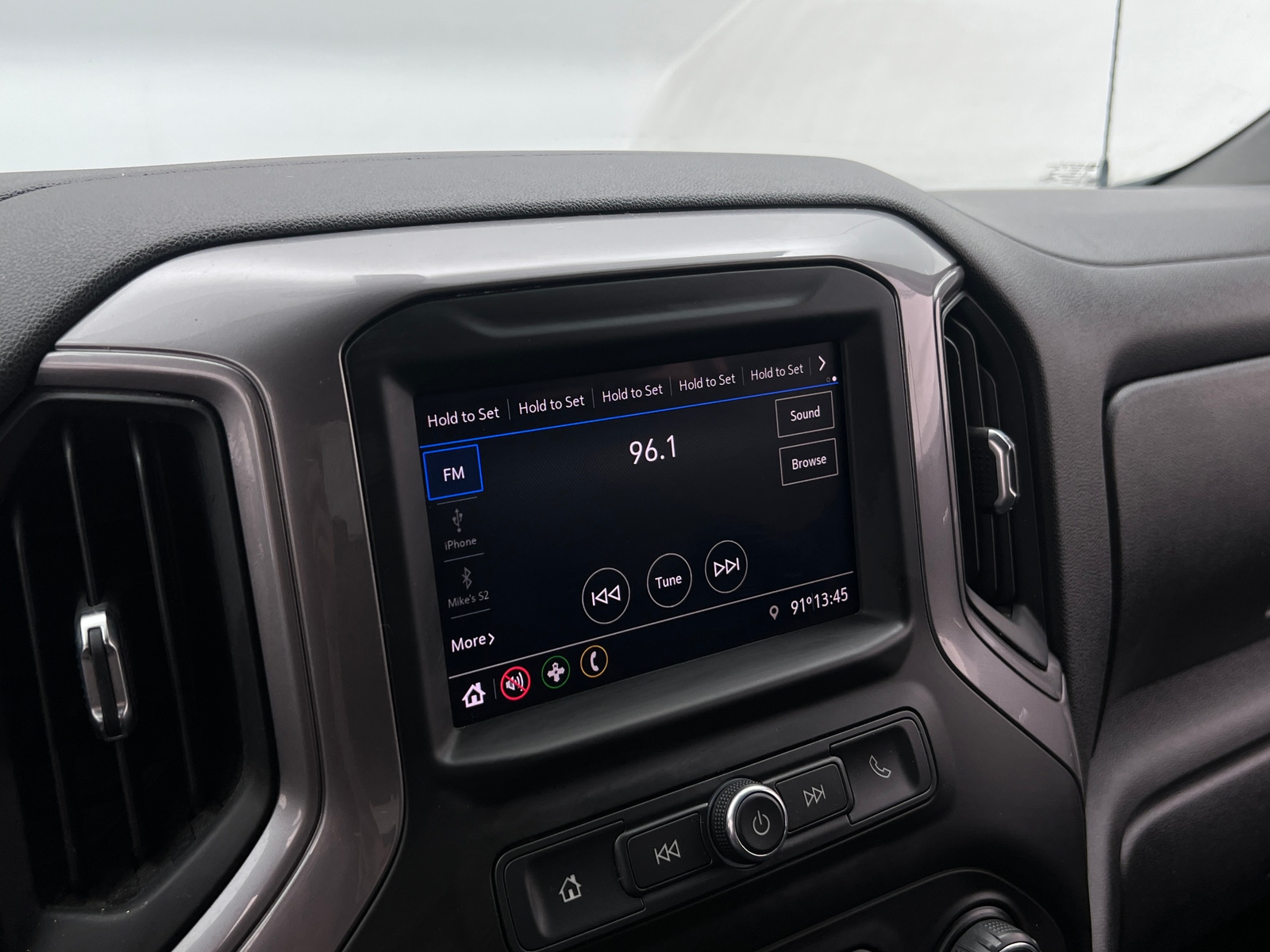 Thumbnail: 2020 Chevrolet Silverado 1500 - 4