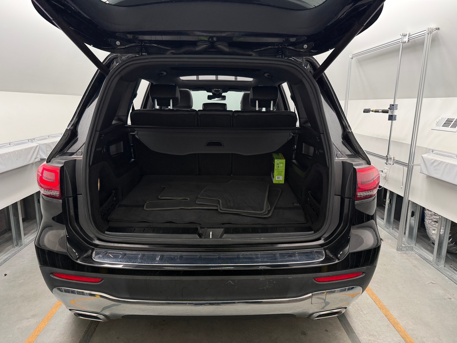 Thumbnail: 2020 Mercedes-Benz GLB - 6
