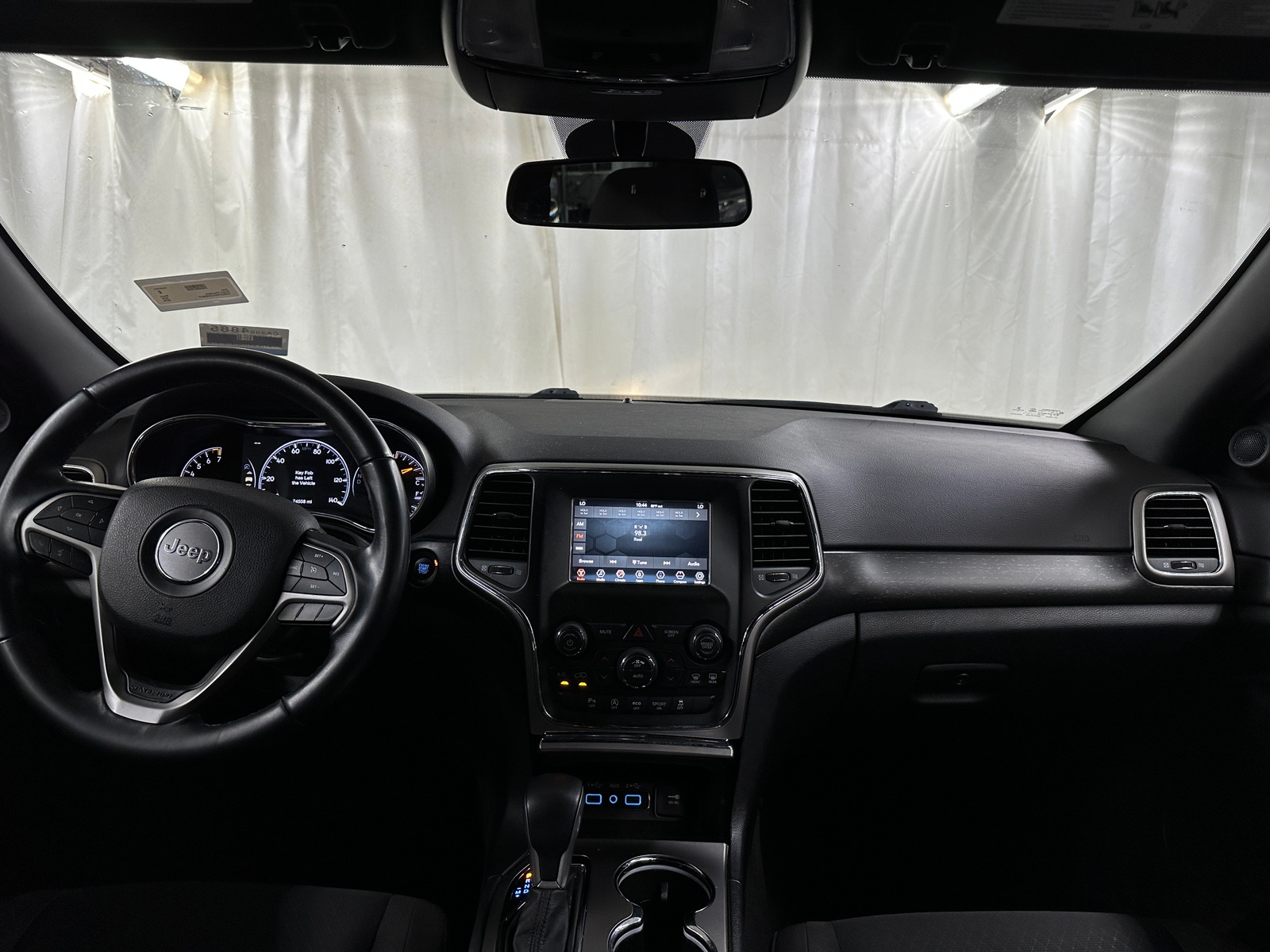 Thumbnail: 2018 Jeep Grand Cherokee - 3