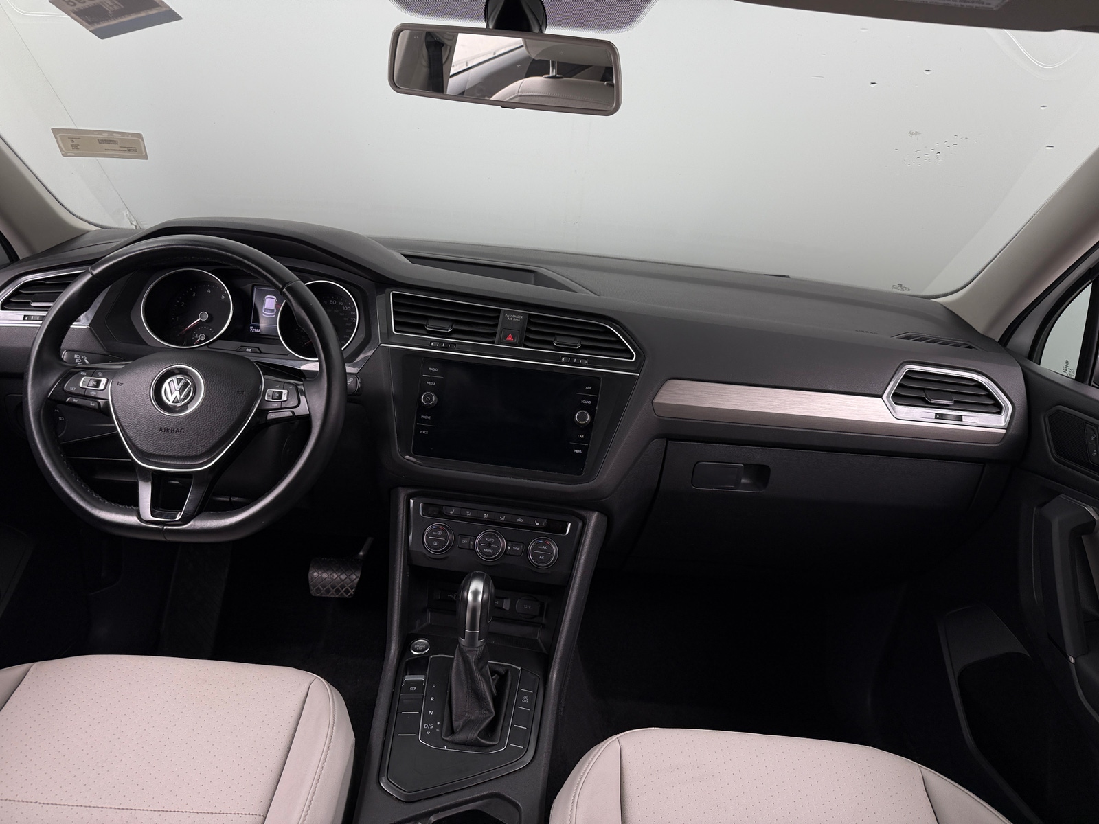 Thumbnail: 2019 Volkswagen Tiguan - 2