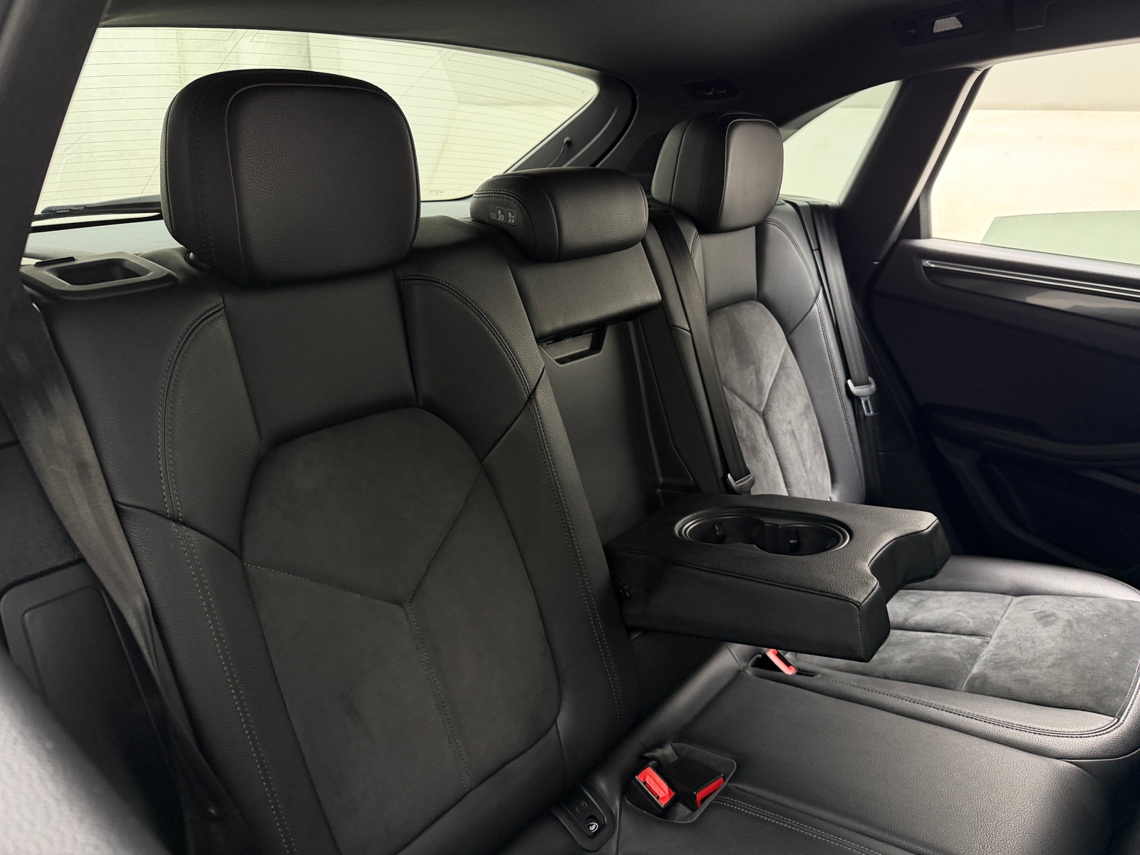 Thumbnail: 2018 Porsche Macan - 5