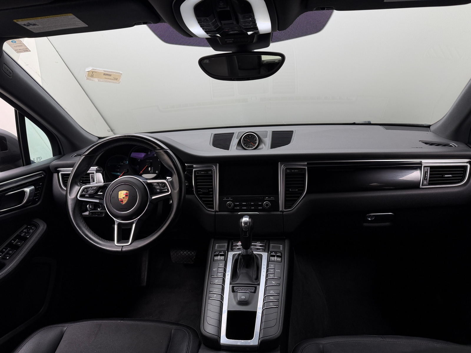 Thumbnail: 2018 Porsche Macan - 2