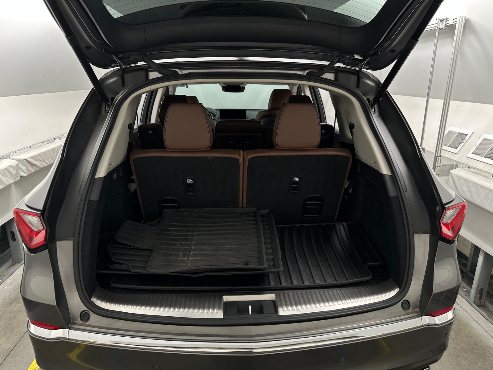 Thumbnail: 2023 Acura MDX - 6