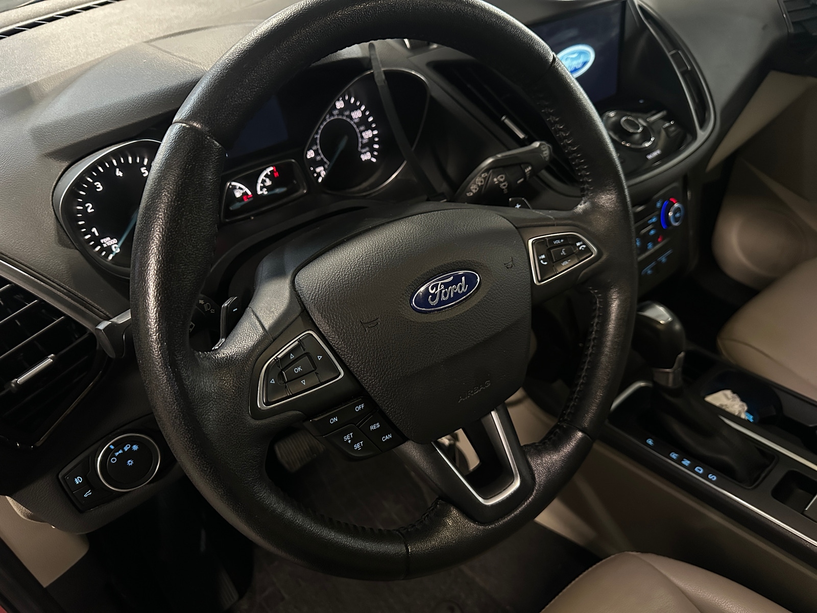 Thumbnail: 2017 Ford Escape - 4