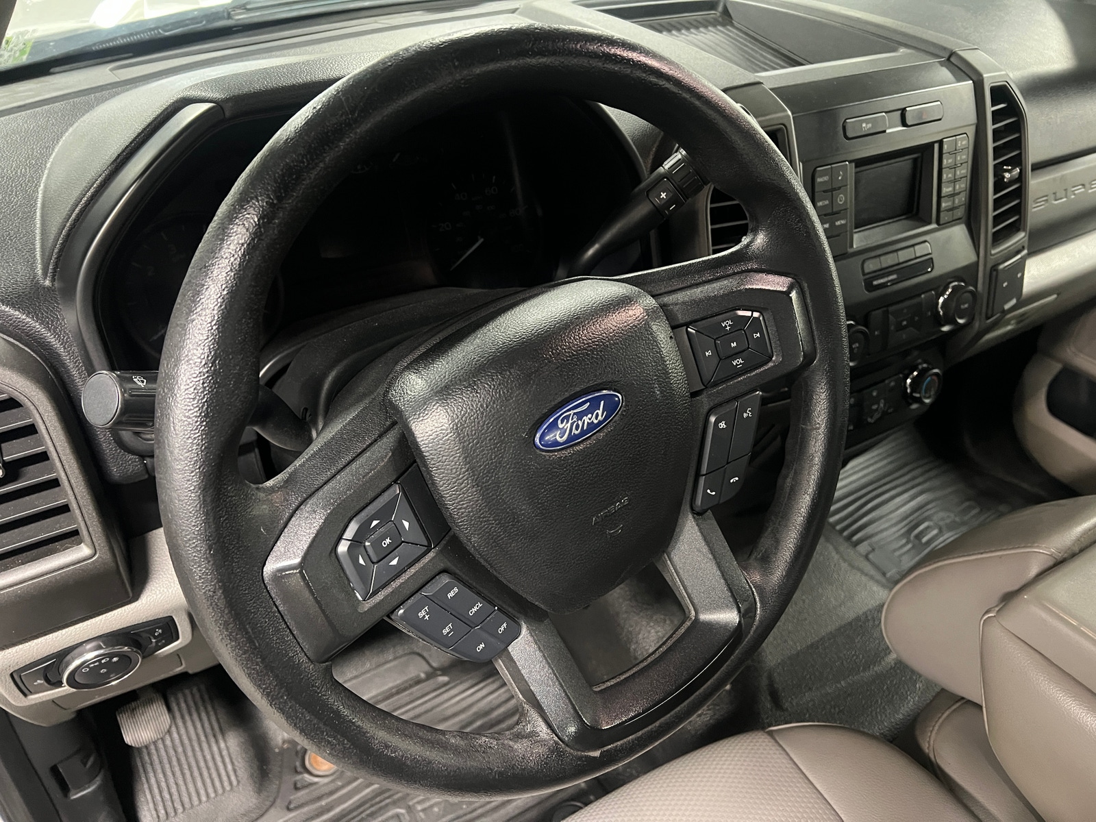 Thumbnail: 2019 Ford Econoline - 4