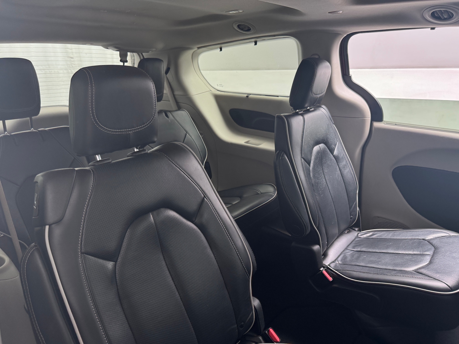 Thumbnail: 2023 Chrysler Pacifica - 5