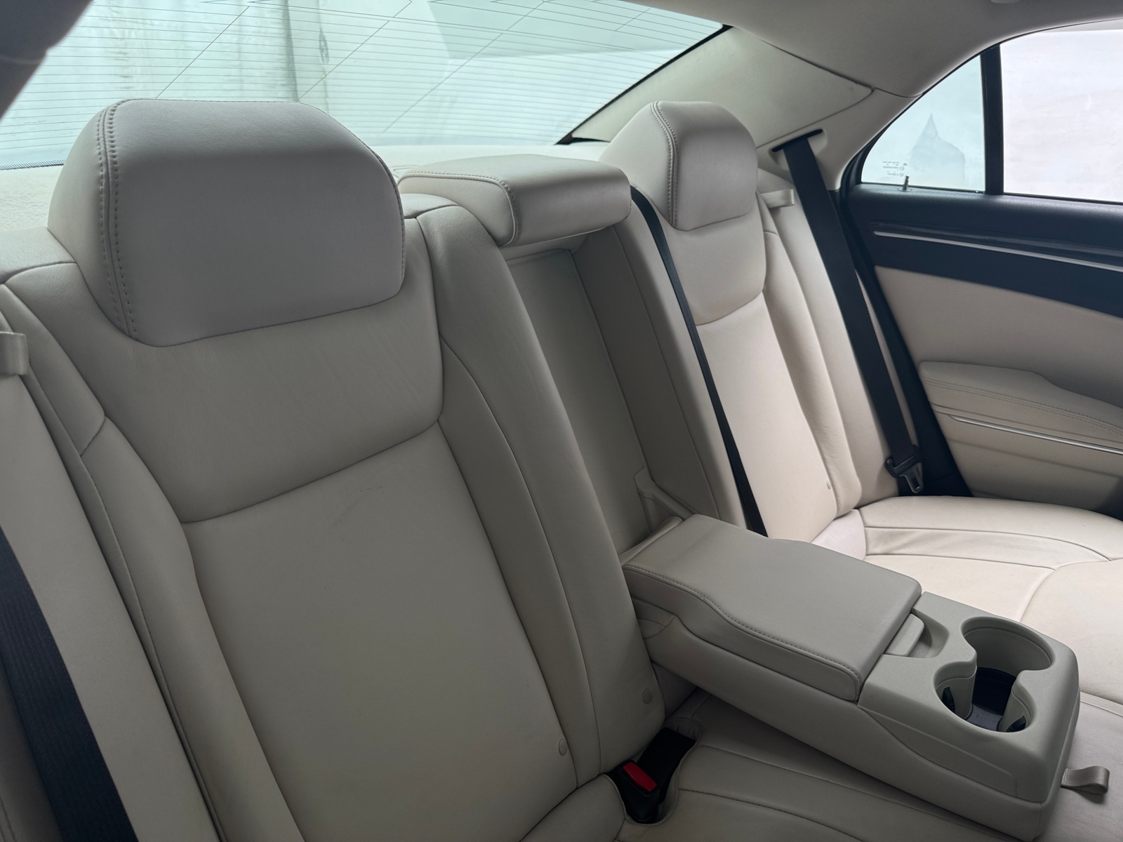 Thumbnail: 2016 Chrysler 300 - 5