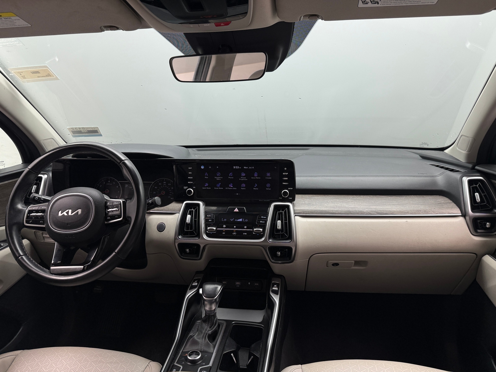Thumbnail: 2023 Kia Sorento - 2