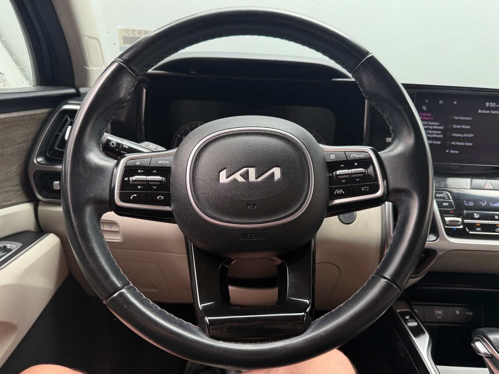 Thumbnail: 2023 Kia Sorento - 4