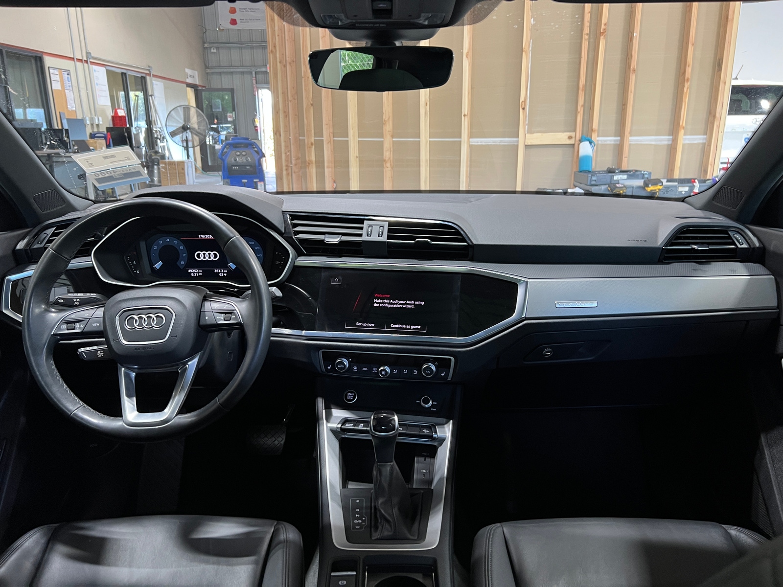 Thumbnail: 2023 Audi Q3 - 2