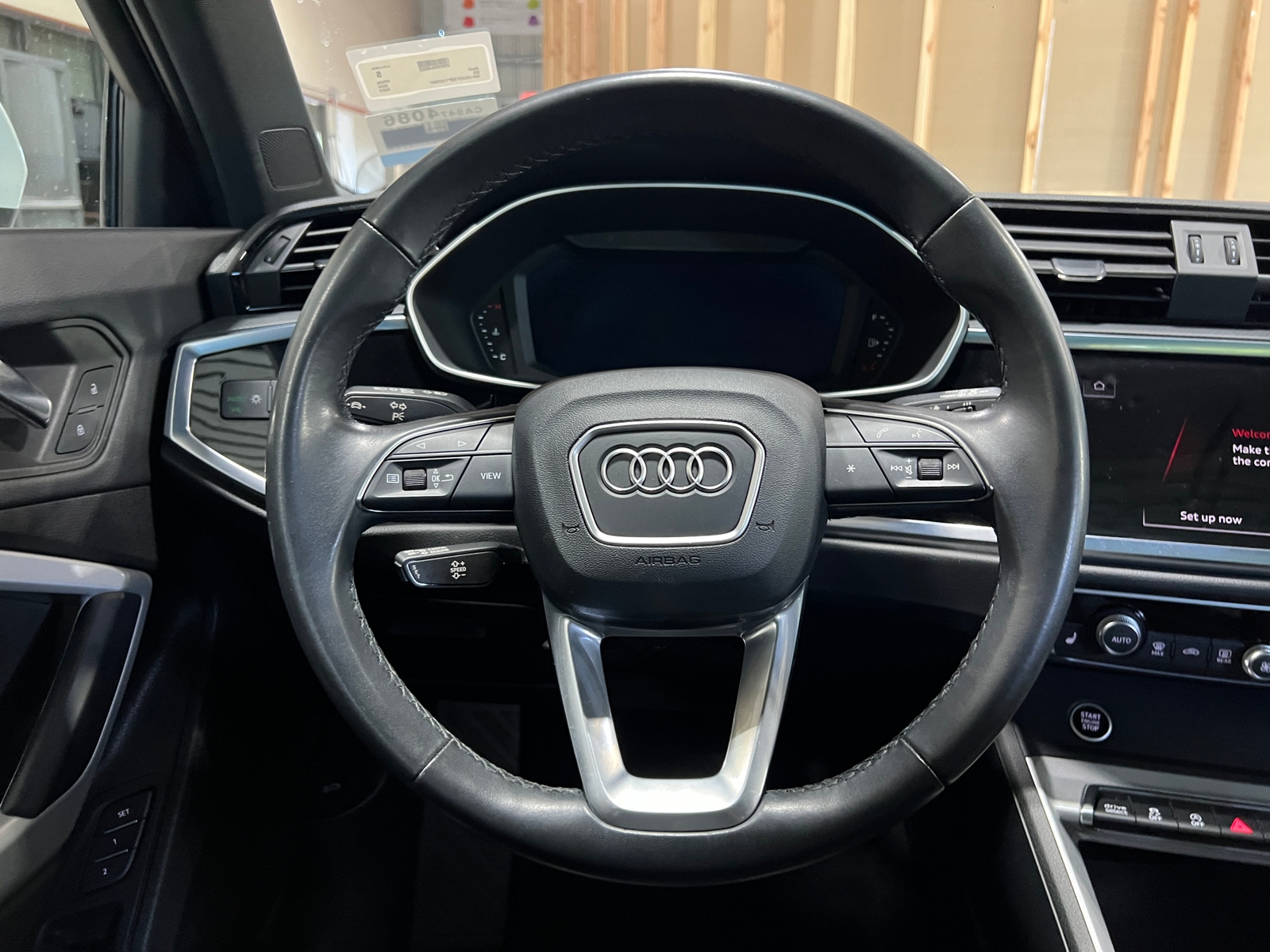 Thumbnail: 2023 Audi Q3 - 4