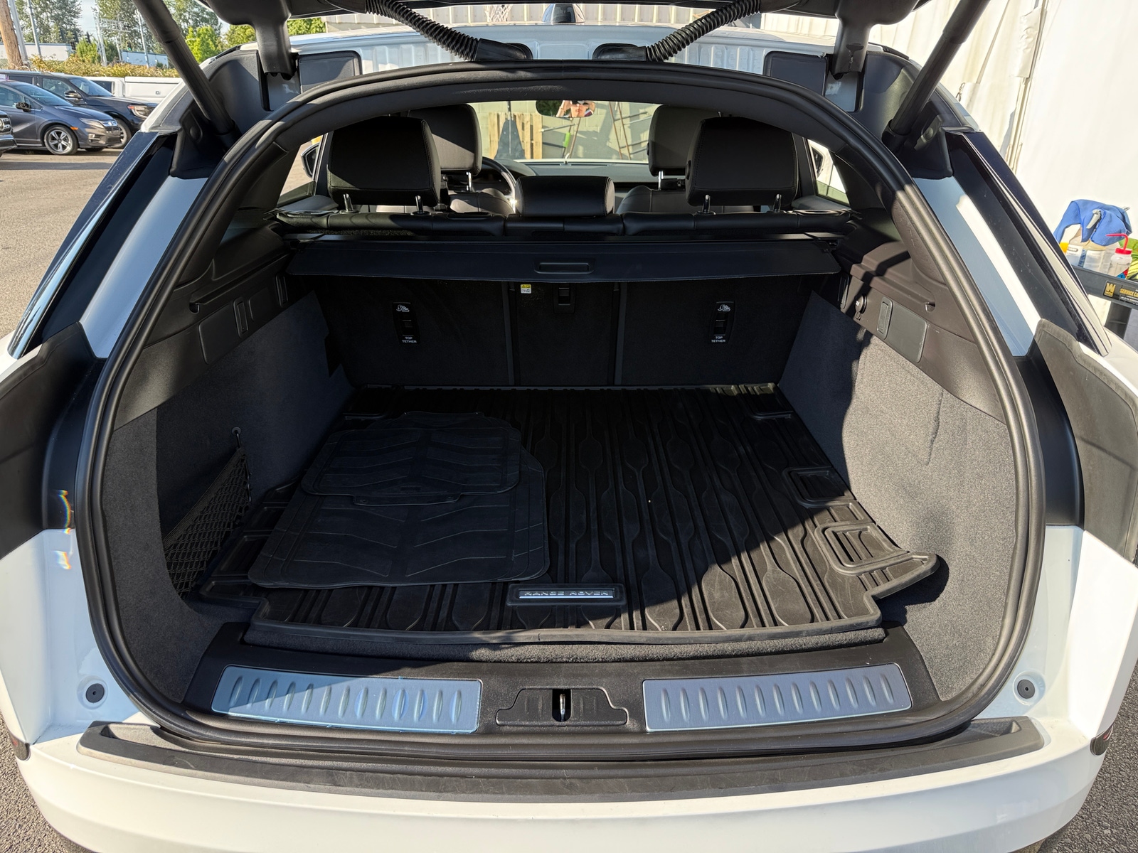 Thumbnail: 2025 Land Rover Range Rover Velar - 6