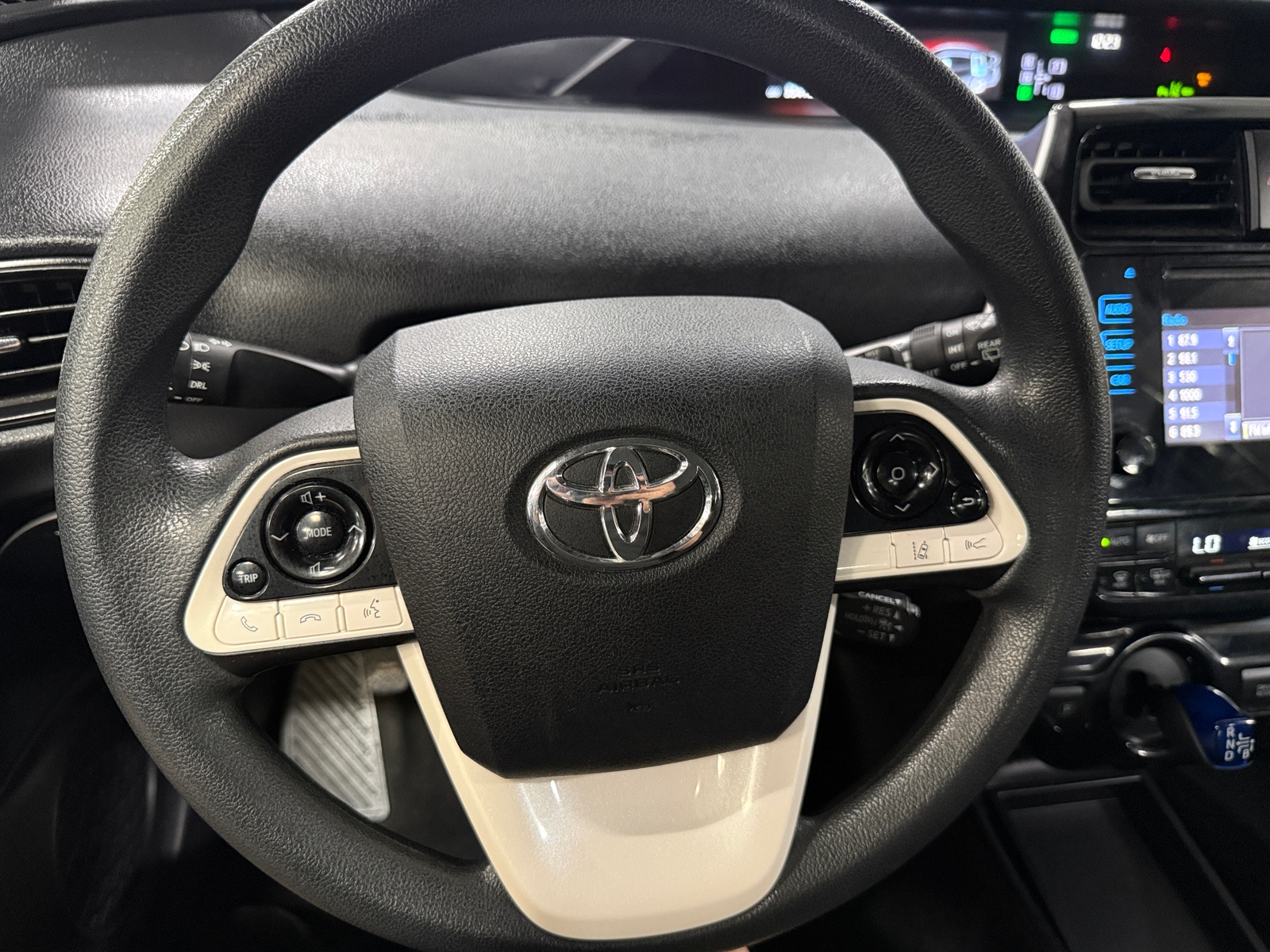 Thumbnail: 2017 Toyota Prius - 5