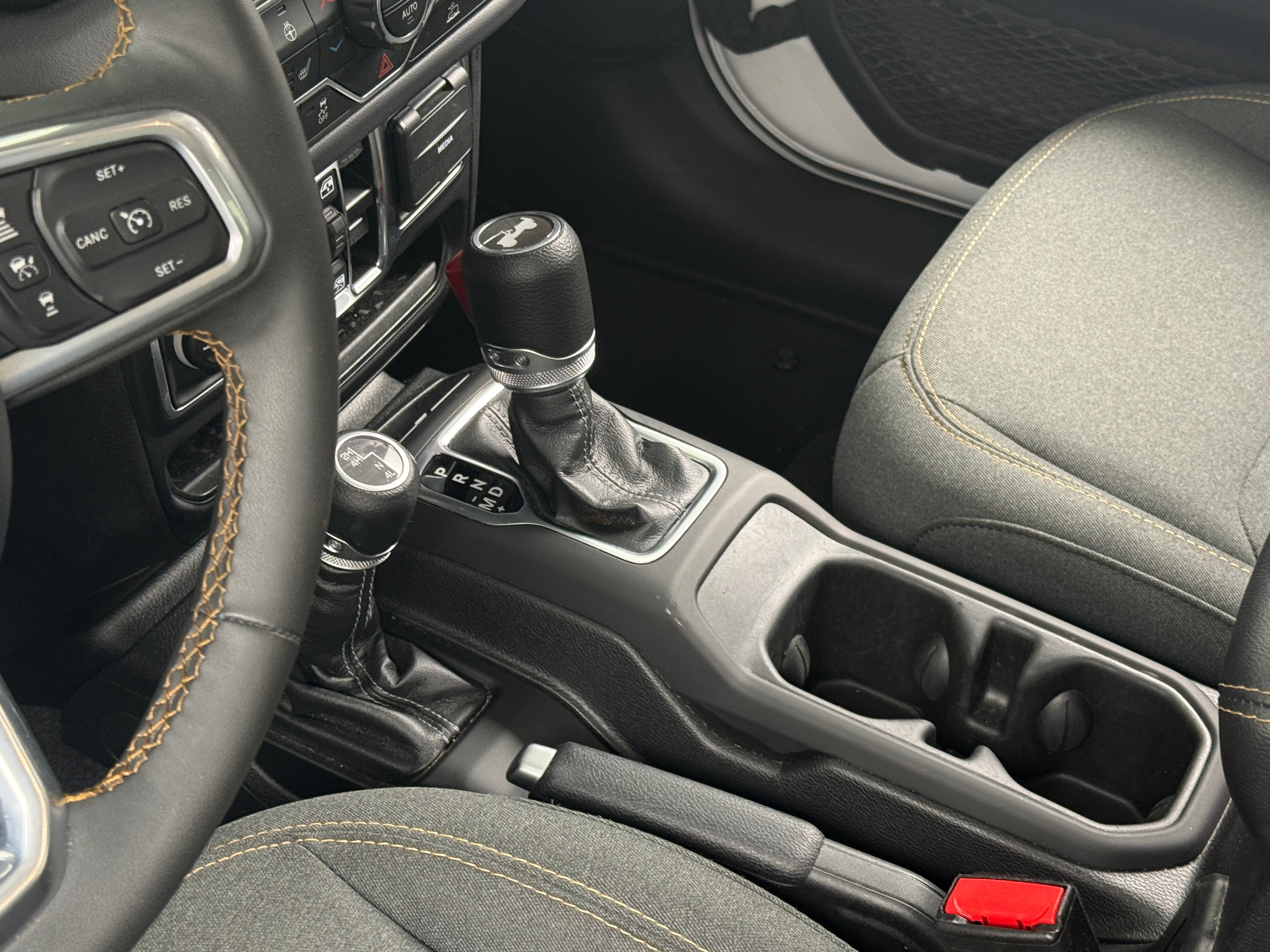 2025 Jeep Wrangler 4-Door Sahara - Photo 4