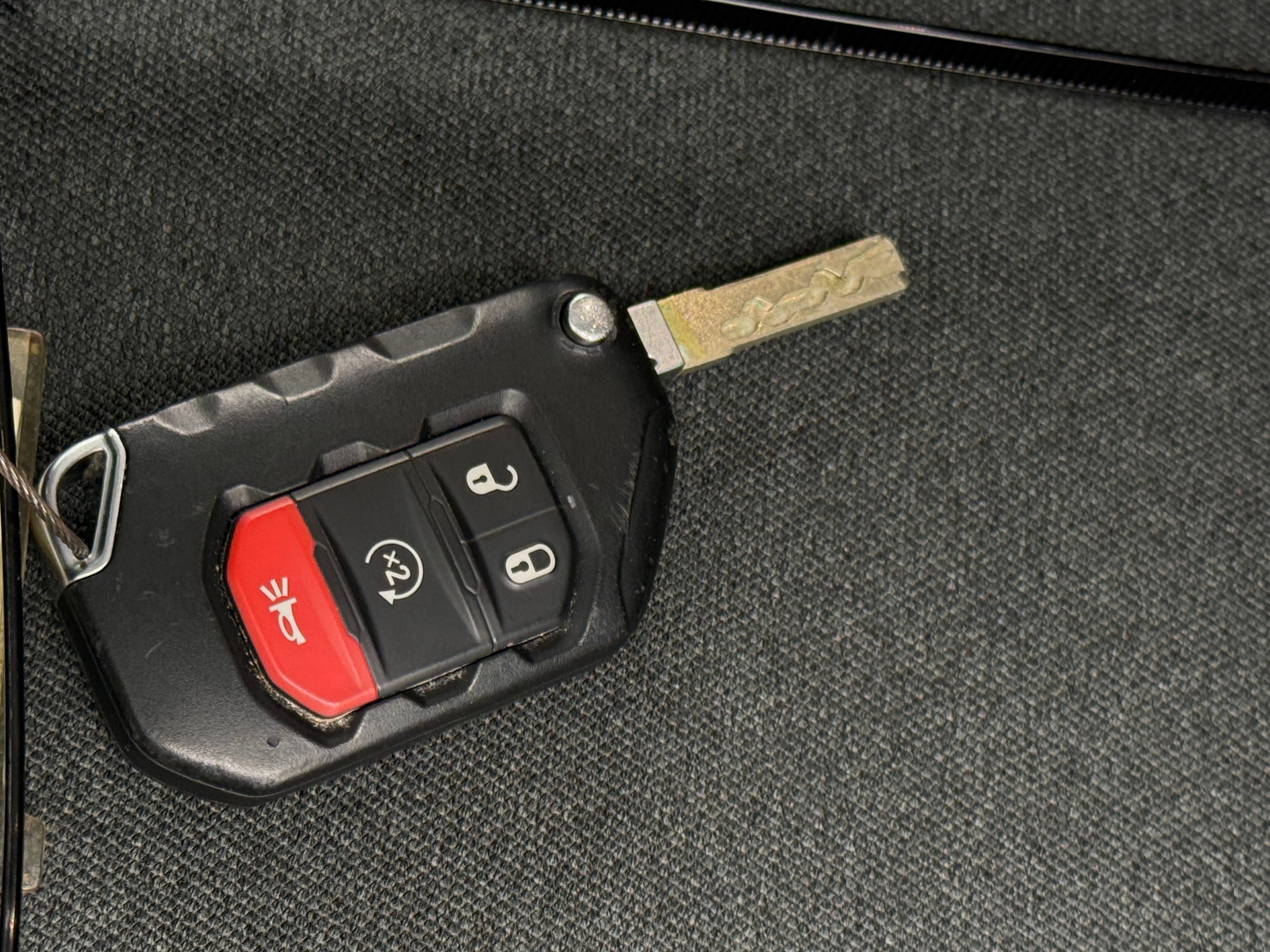 2025 Jeep Wrangler 4-Door Sahara - Photo 10