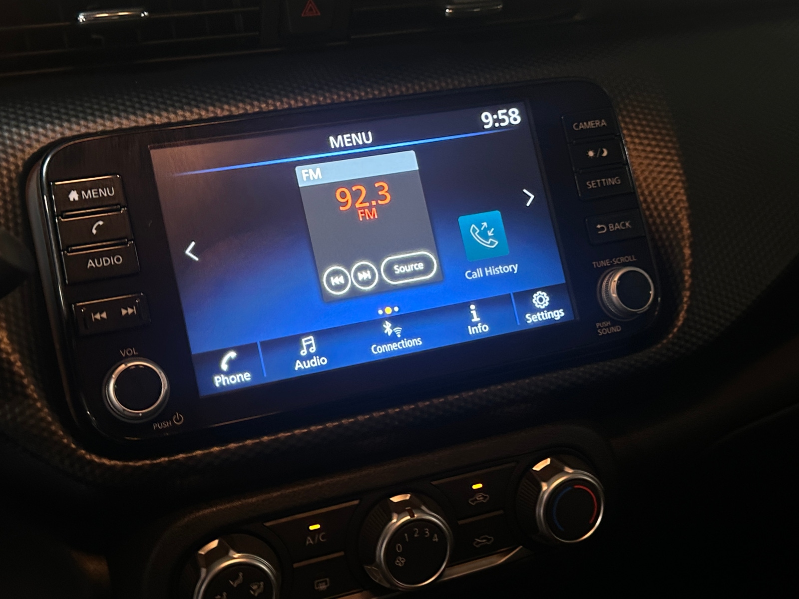 Thumbnail: 2023 Nissan Kicks - 4