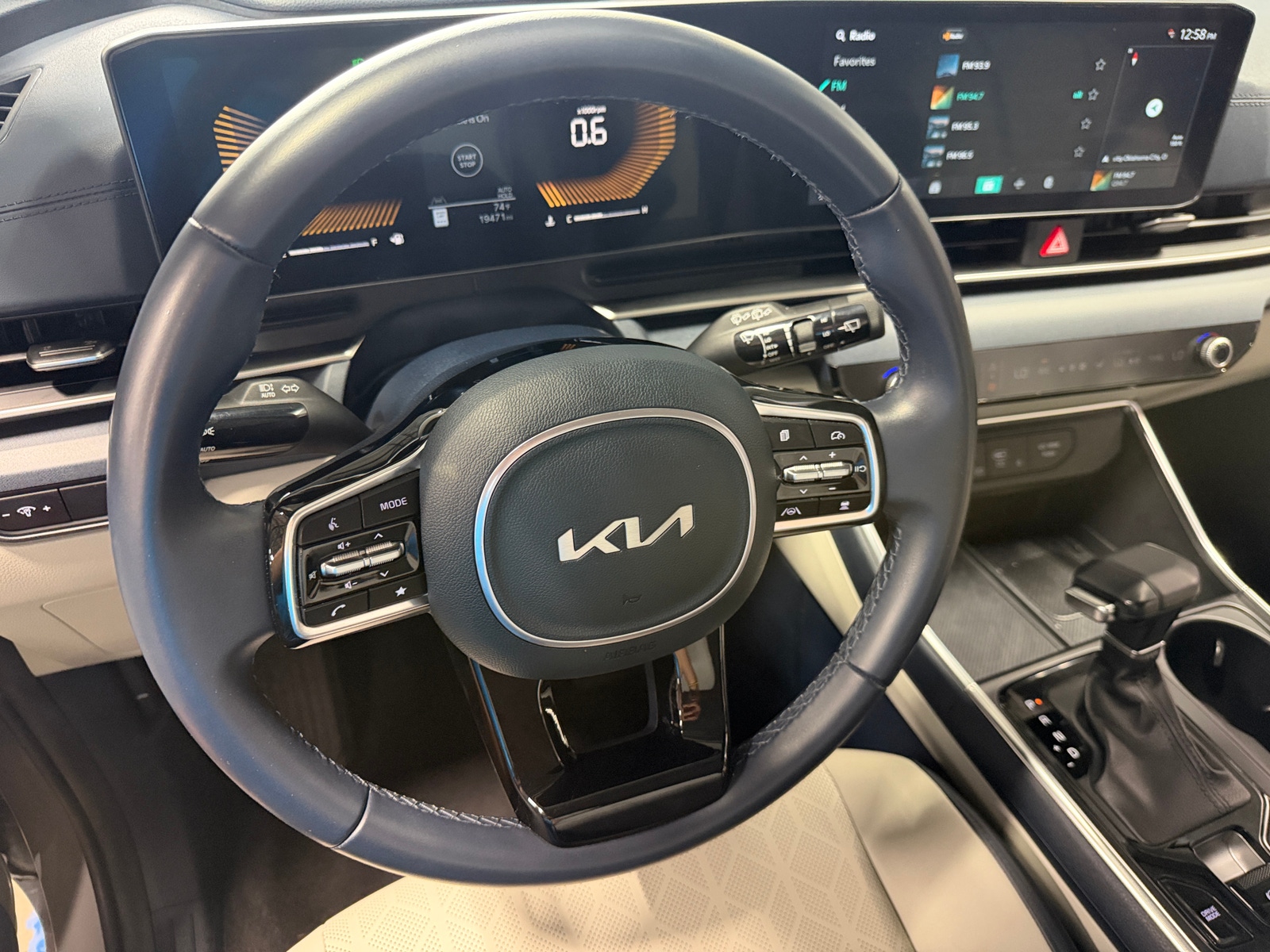 Thumbnail: 2025 Kia Carnival - 4