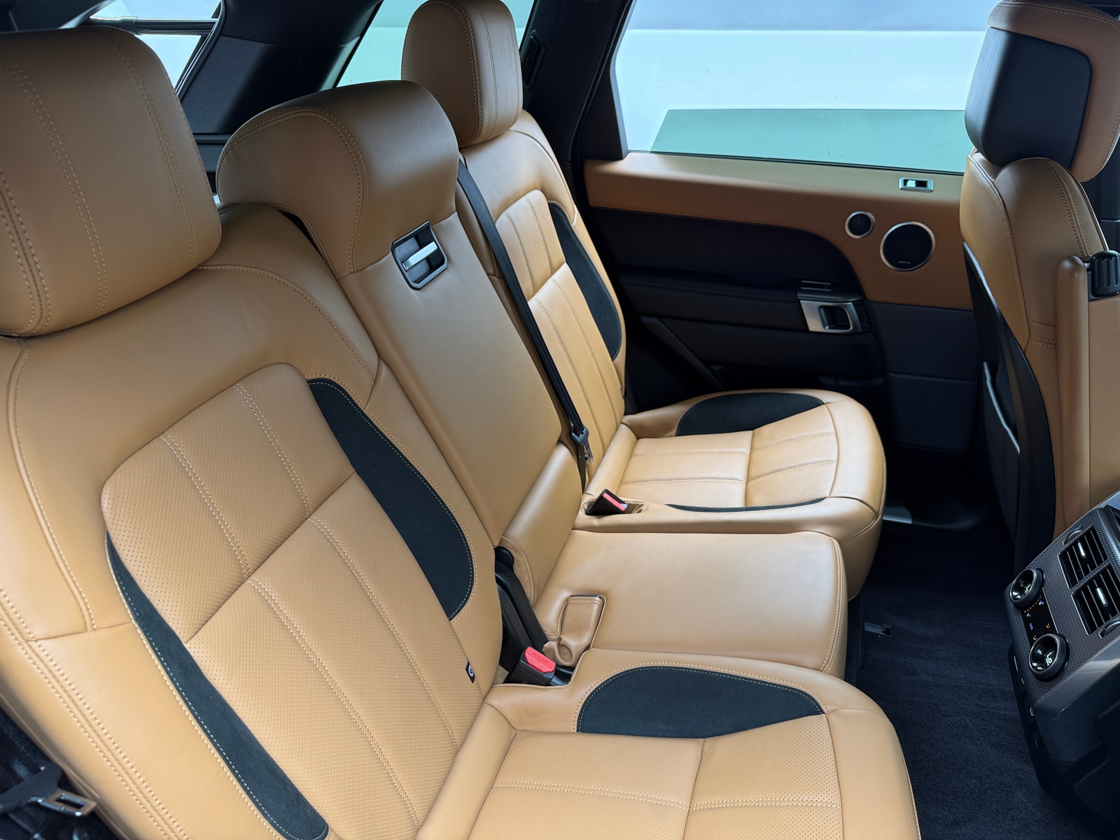 Thumbnail: 2022 Land Rover Range Rover Sport - 5