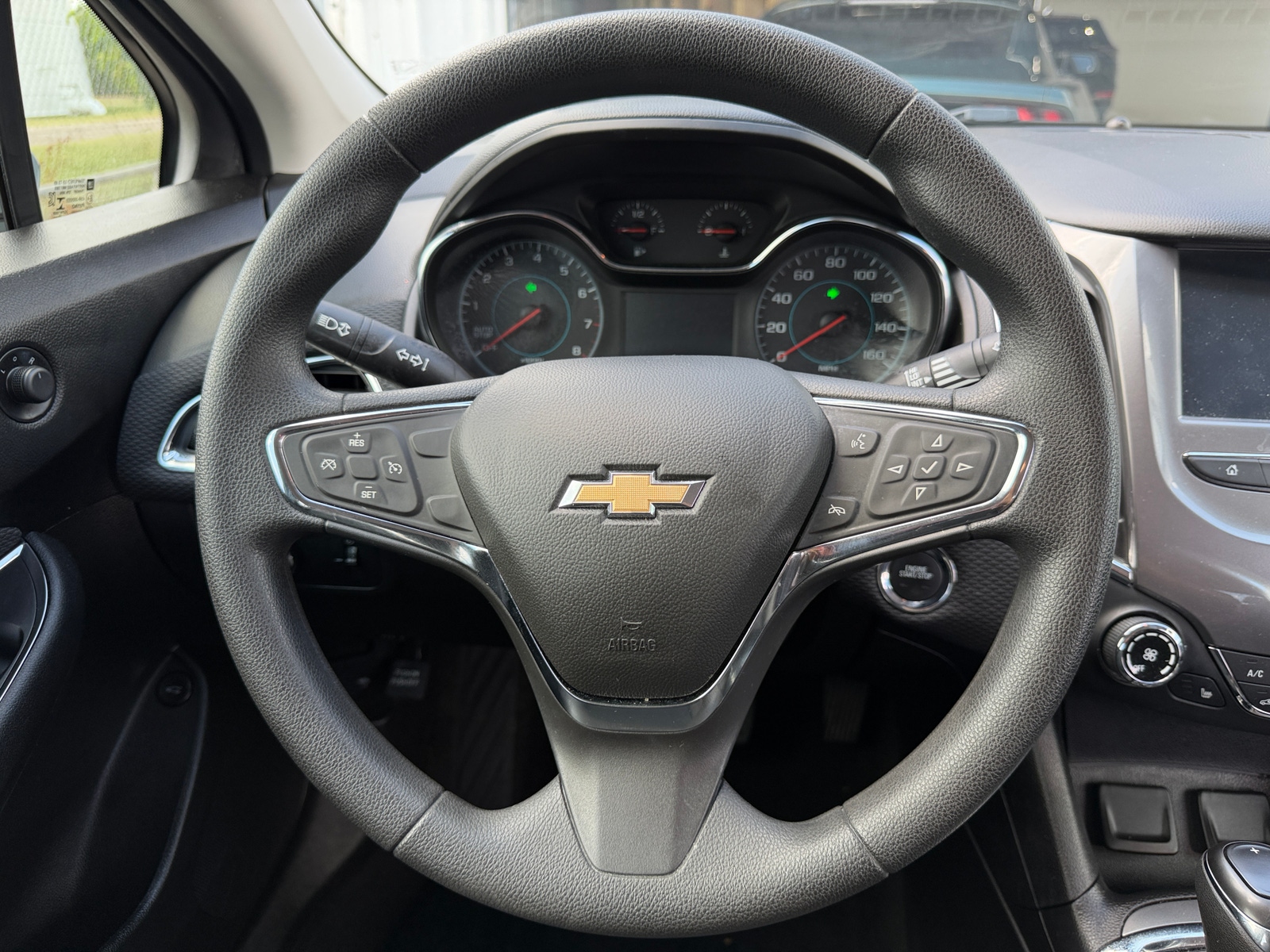 Thumbnail: 2017 Chevrolet Cruze - 5