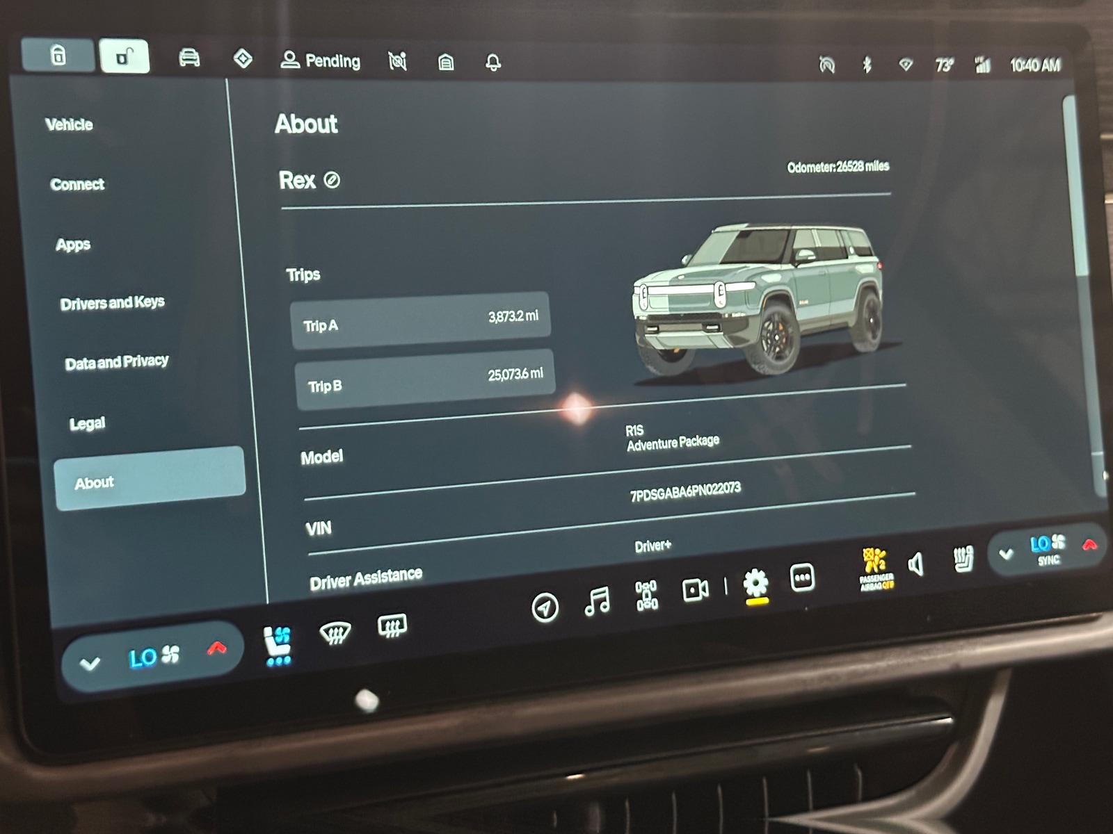 Thumbnail: 2023 Rivian R1S - 3
