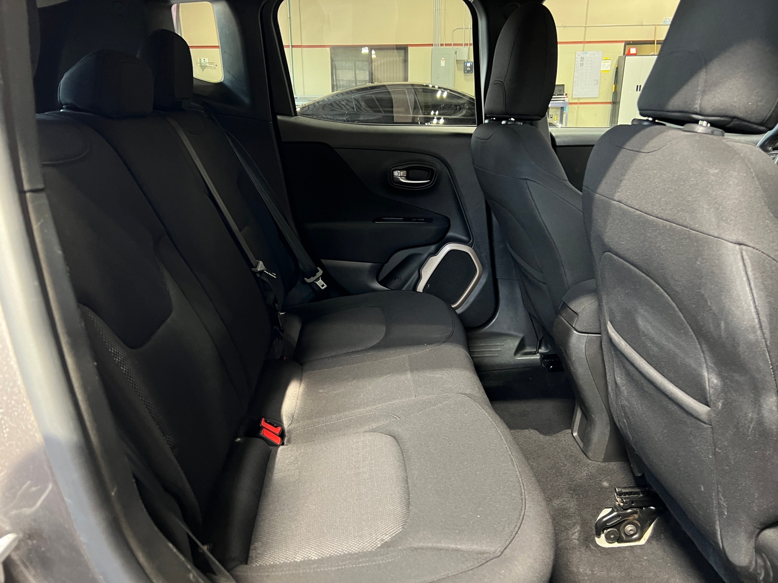 Thumbnail: 2016 Jeep Renegade - 6