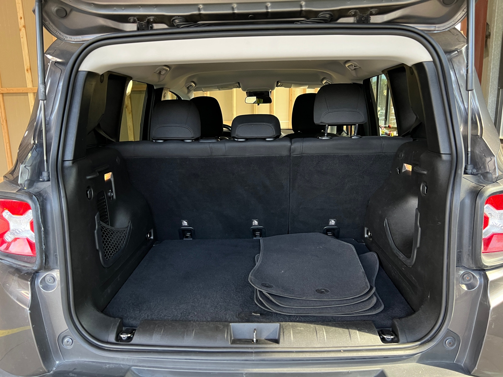Thumbnail: 2016 Jeep Renegade - 7
