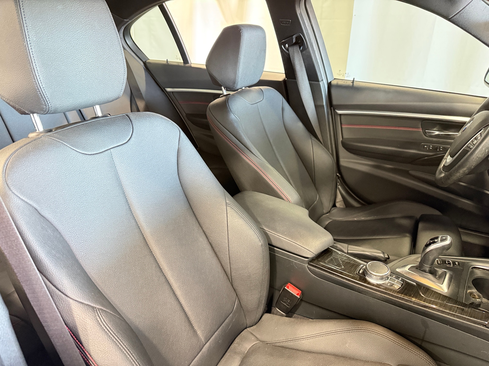 Thumbnail: 2017 BMW 3 Series - 2