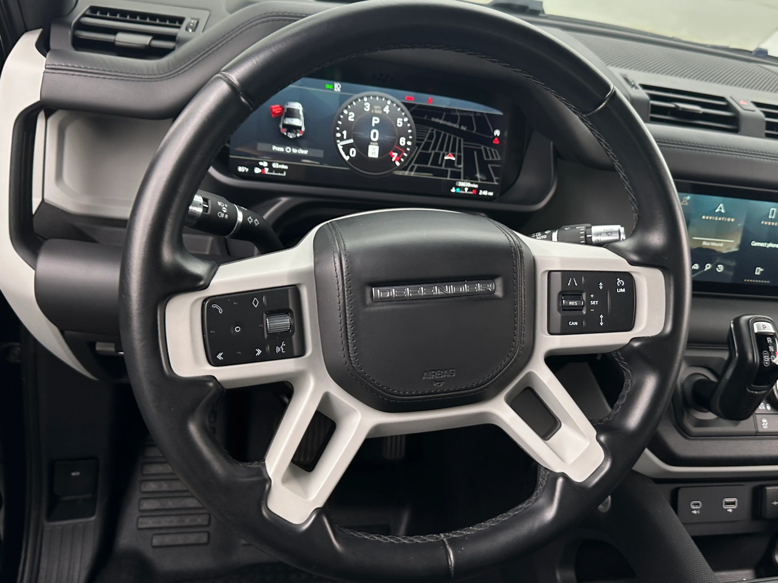 Thumbnail: 2022 Land Rover Defender - 4