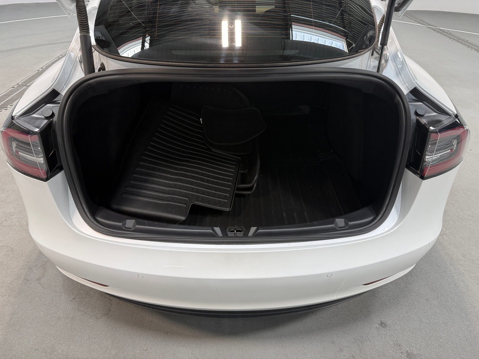 Thumbnail: 2021 Tesla Model 3 - 6