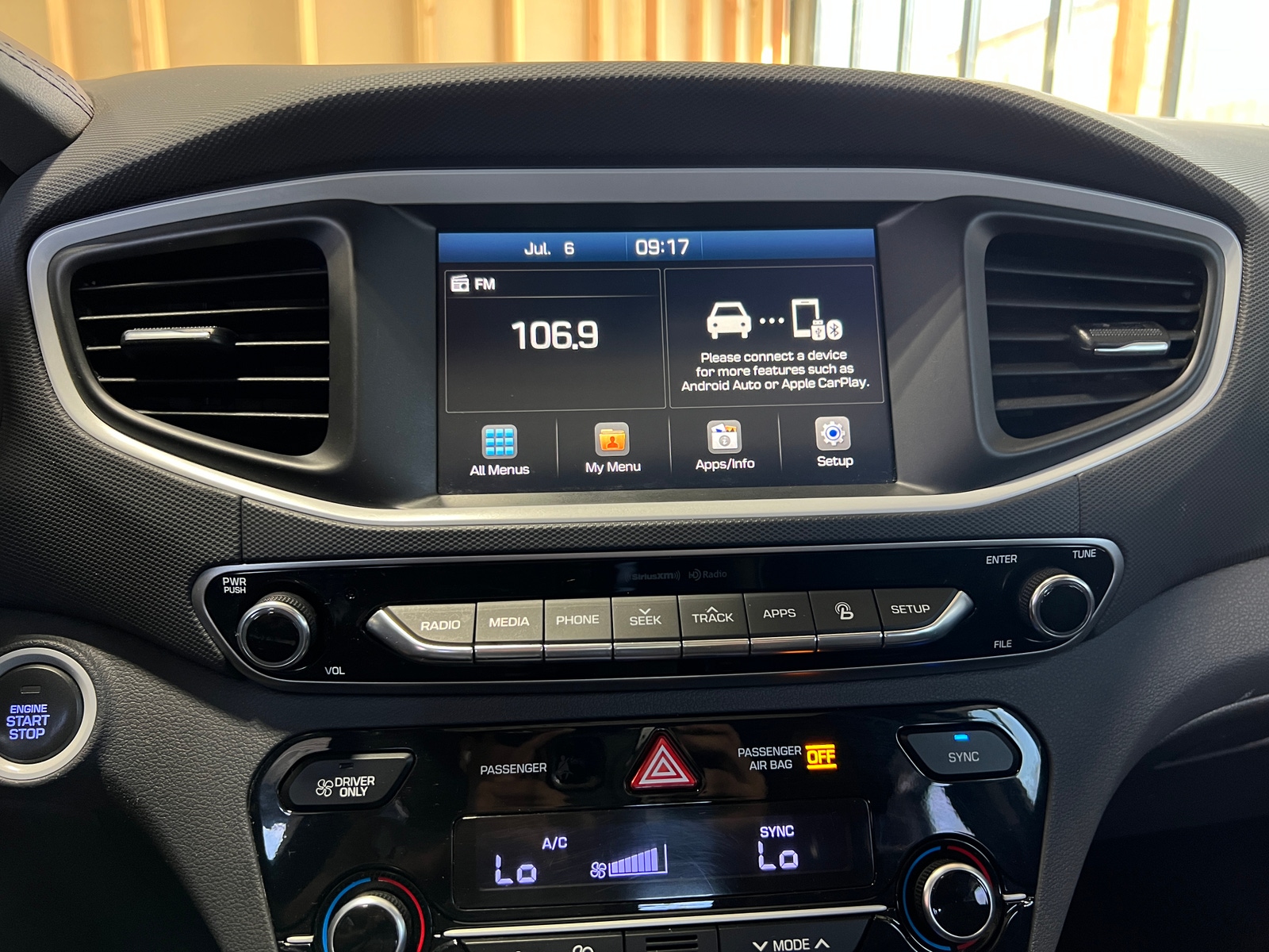 Thumbnail: 2018 Hyundai Ioniq - 3