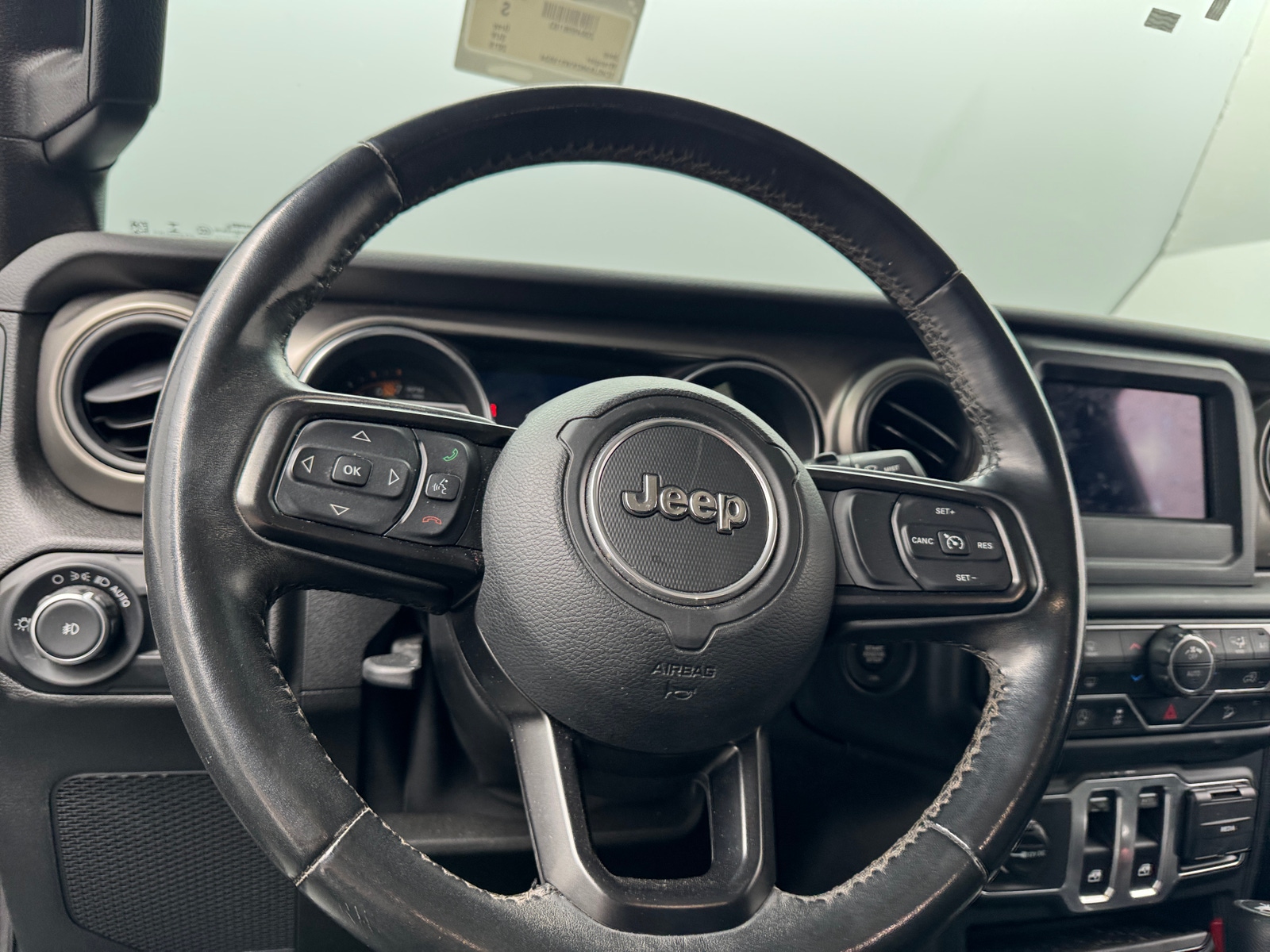 Thumbnail: 2019 Jeep Wrangler - 5