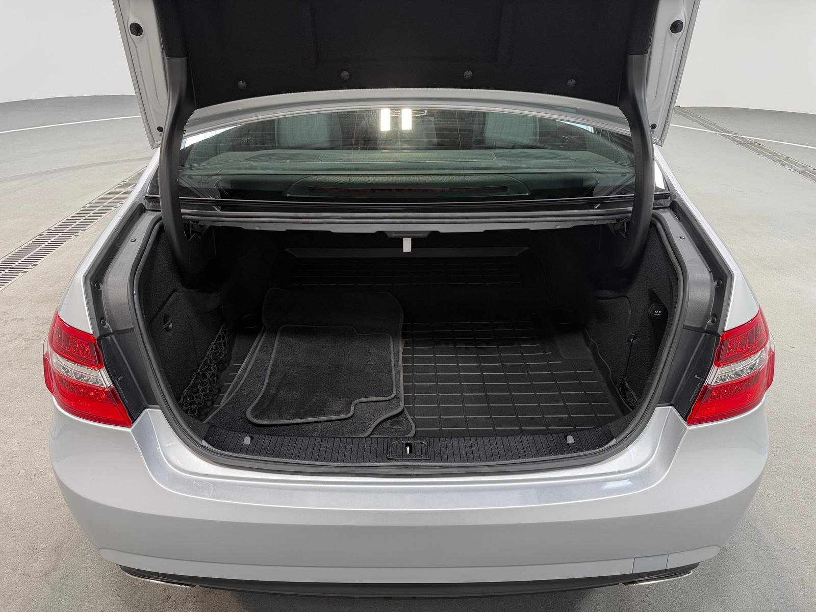Thumbnail: 2012 Mercedes-Benz E-Class - 6